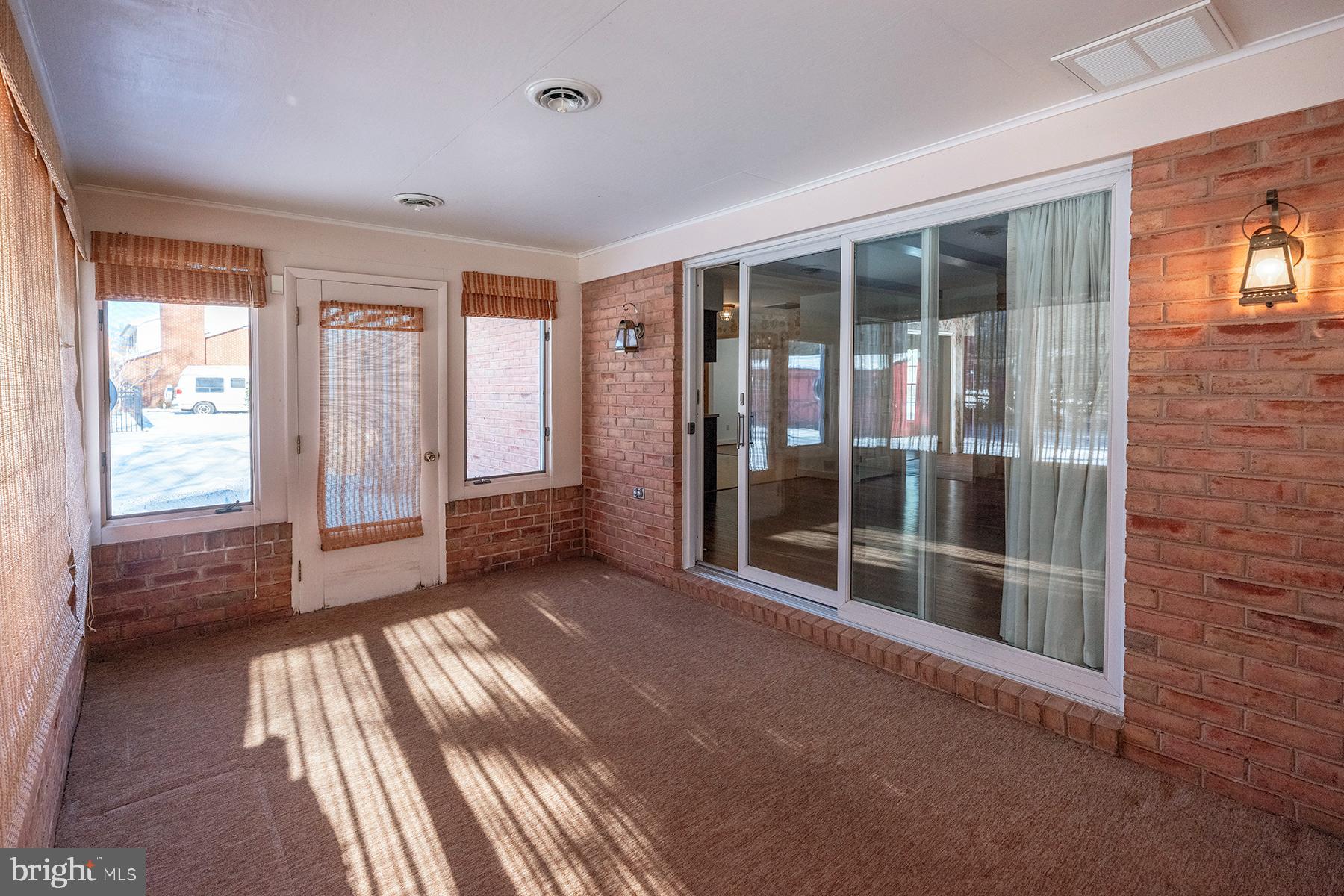 SPRING VALLEY - Residential