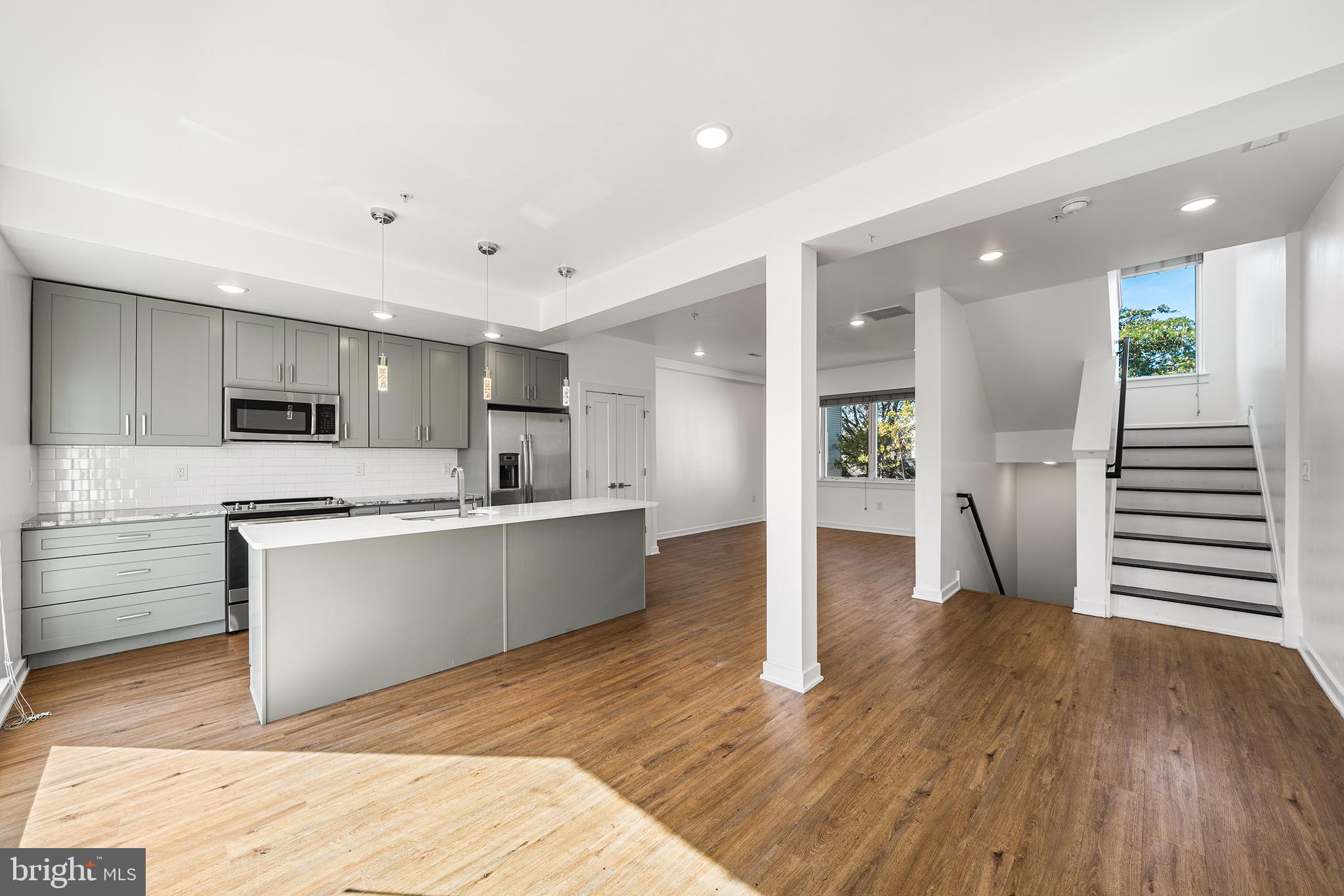 331 E GIRARD AVENUE 33