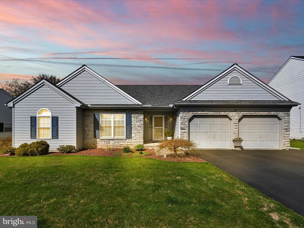 Photo of 328 Oak Thorne Lane, Lancaster, PA 17602 (MLS # PALA2049396)