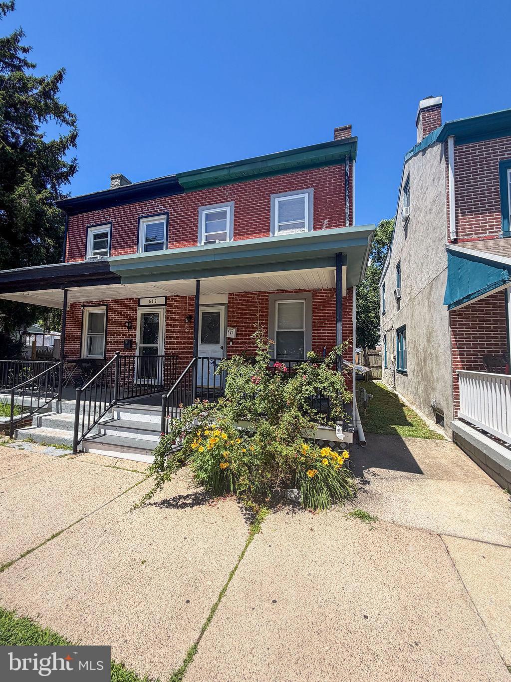521 E BARNARD STREET