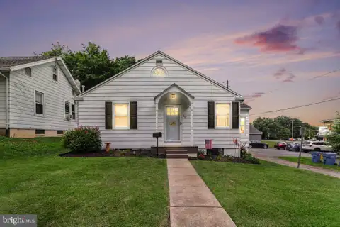 MLS: PADA2062610
