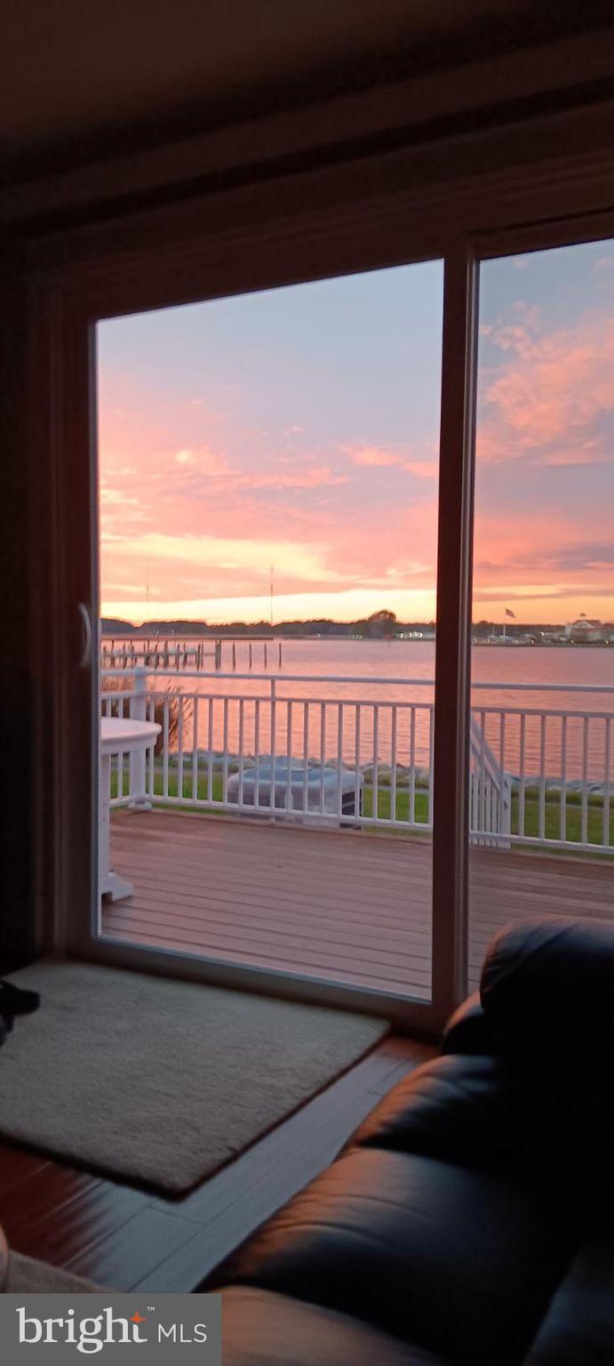 OYSTER COVE - Residential