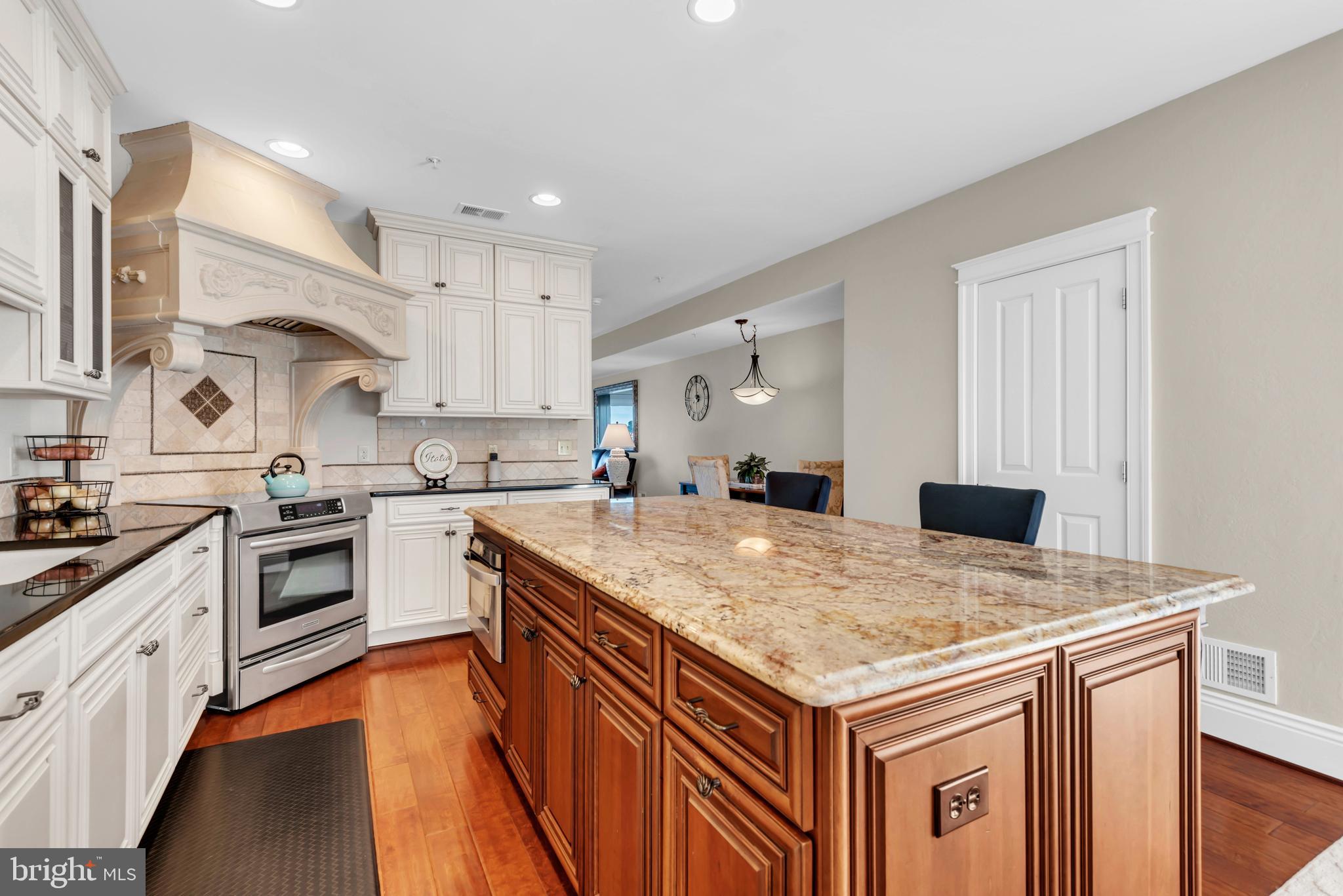 OYSTER COVE - Residential