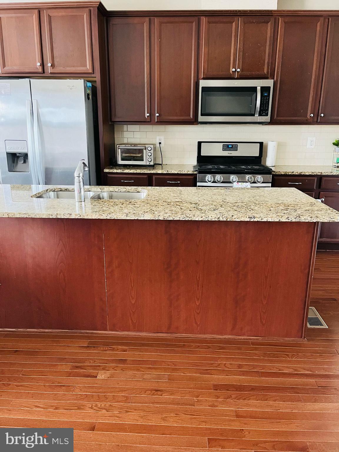 GRANT CORNER - Residential Lease