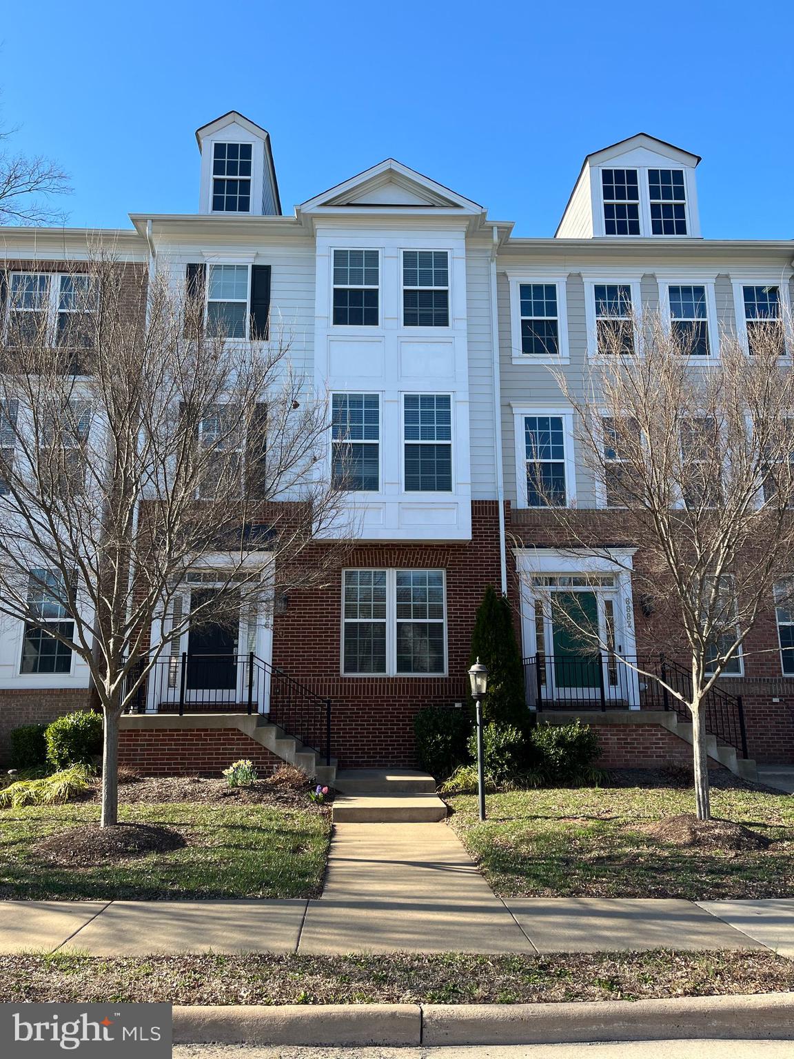 GRANT CORNER - Residential Lease