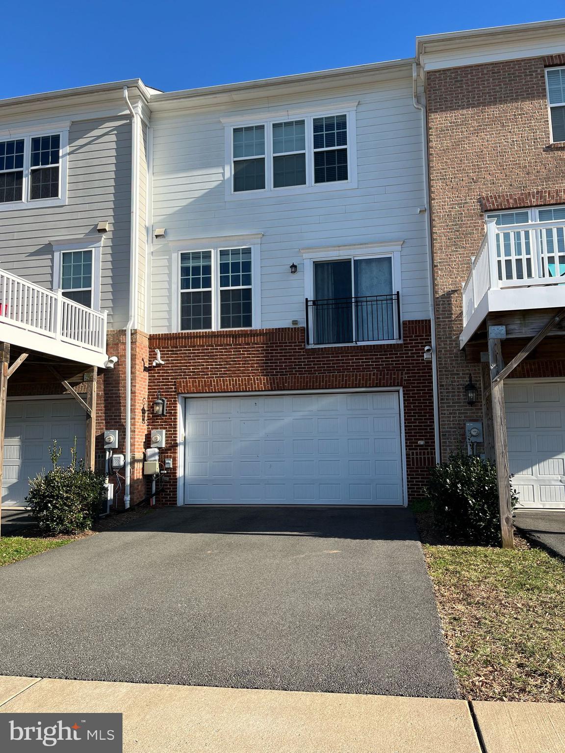 GRANT CORNER - Residential Lease