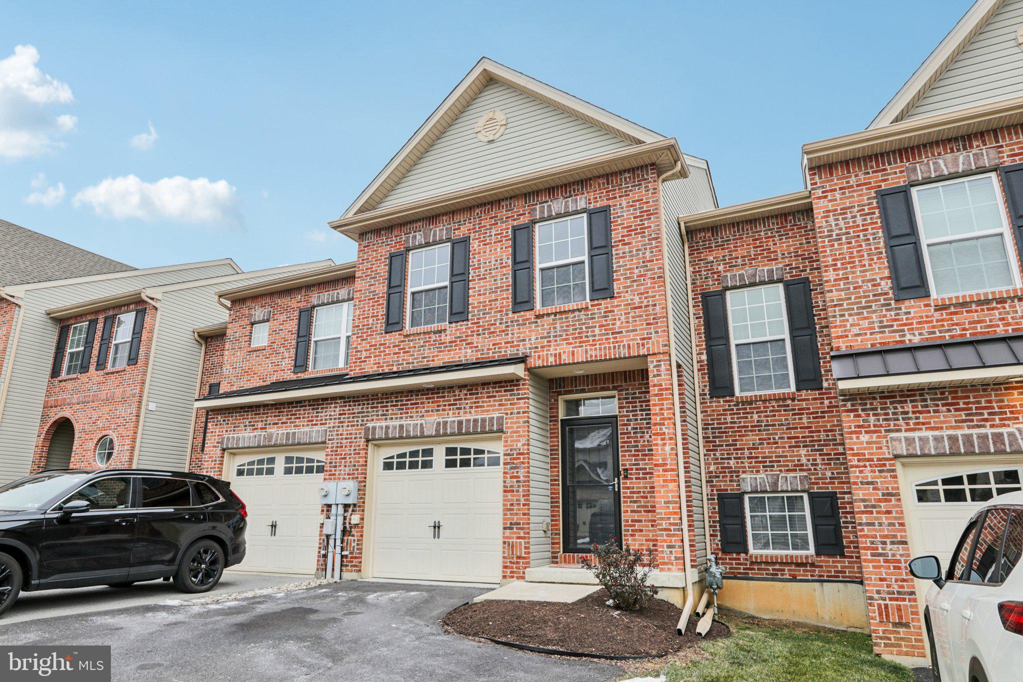 LAUREL FIELD - Residential