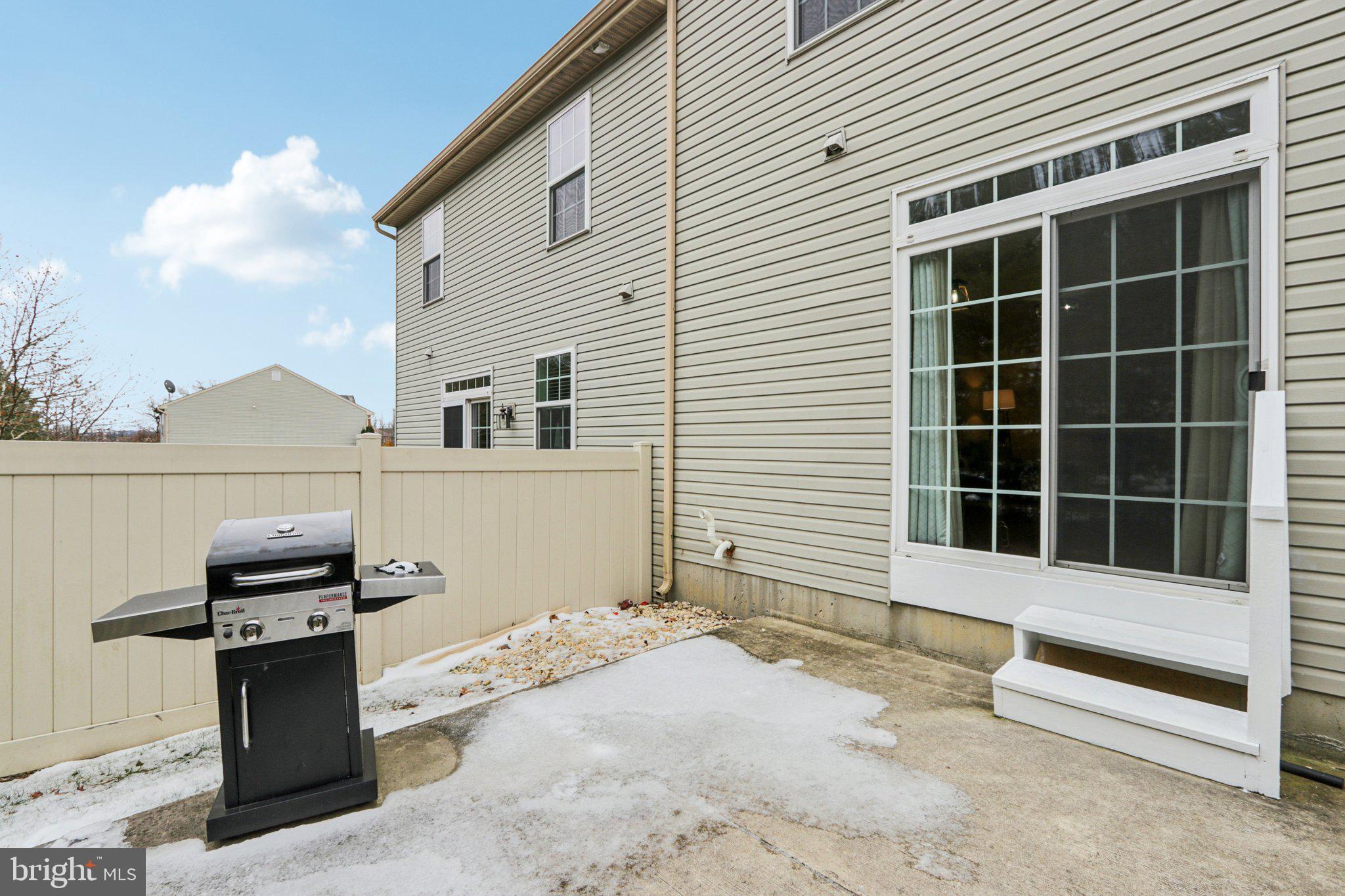 LAUREL FIELD - Residential