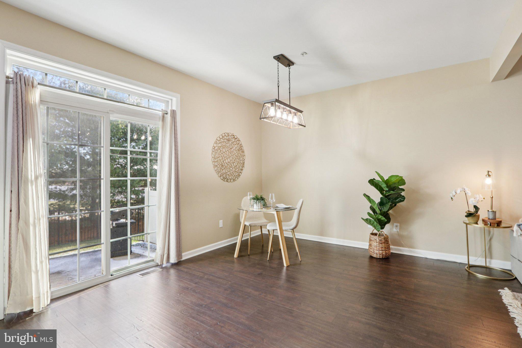 LAUREL FIELD - Residential