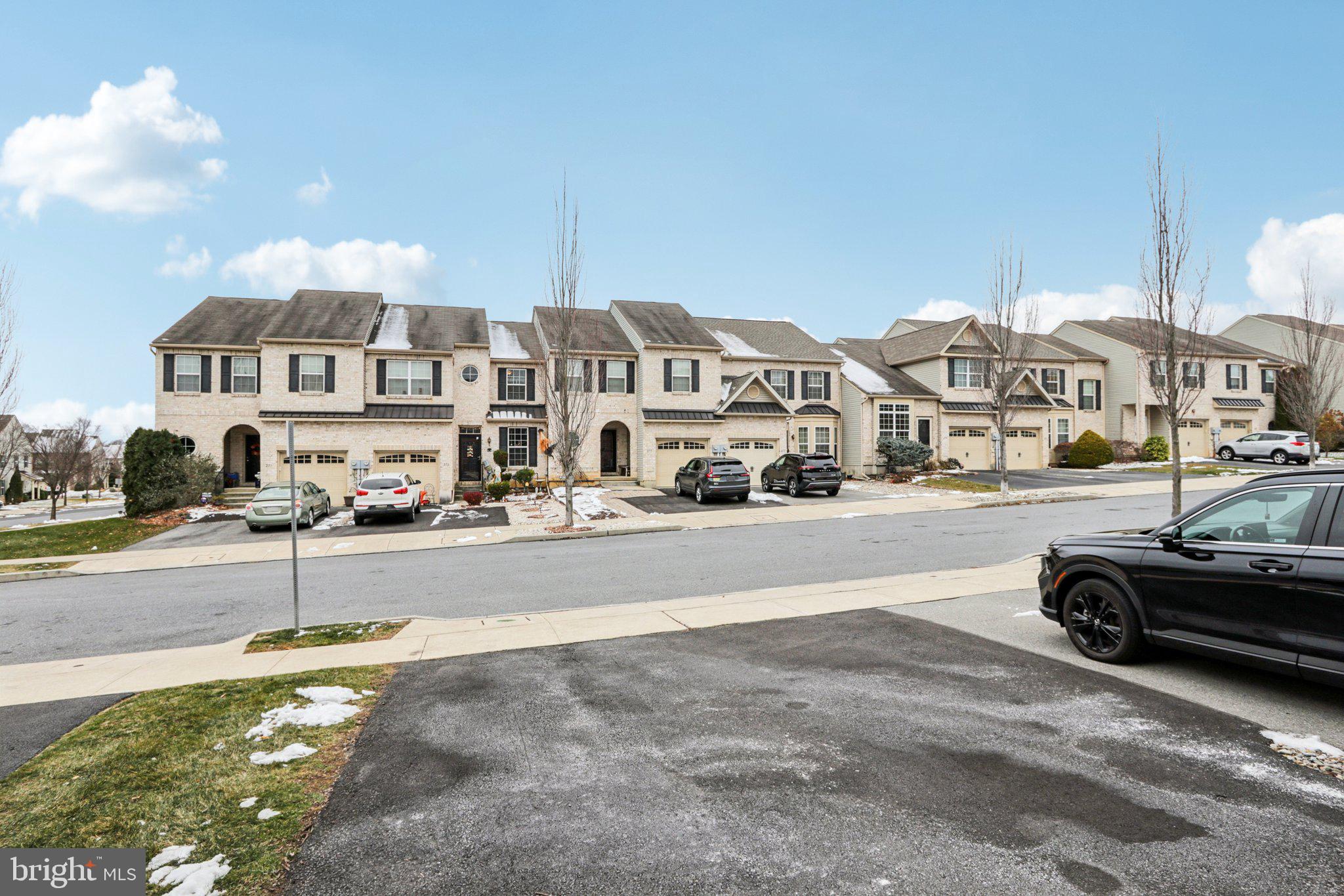 LAUREL FIELD - Residential