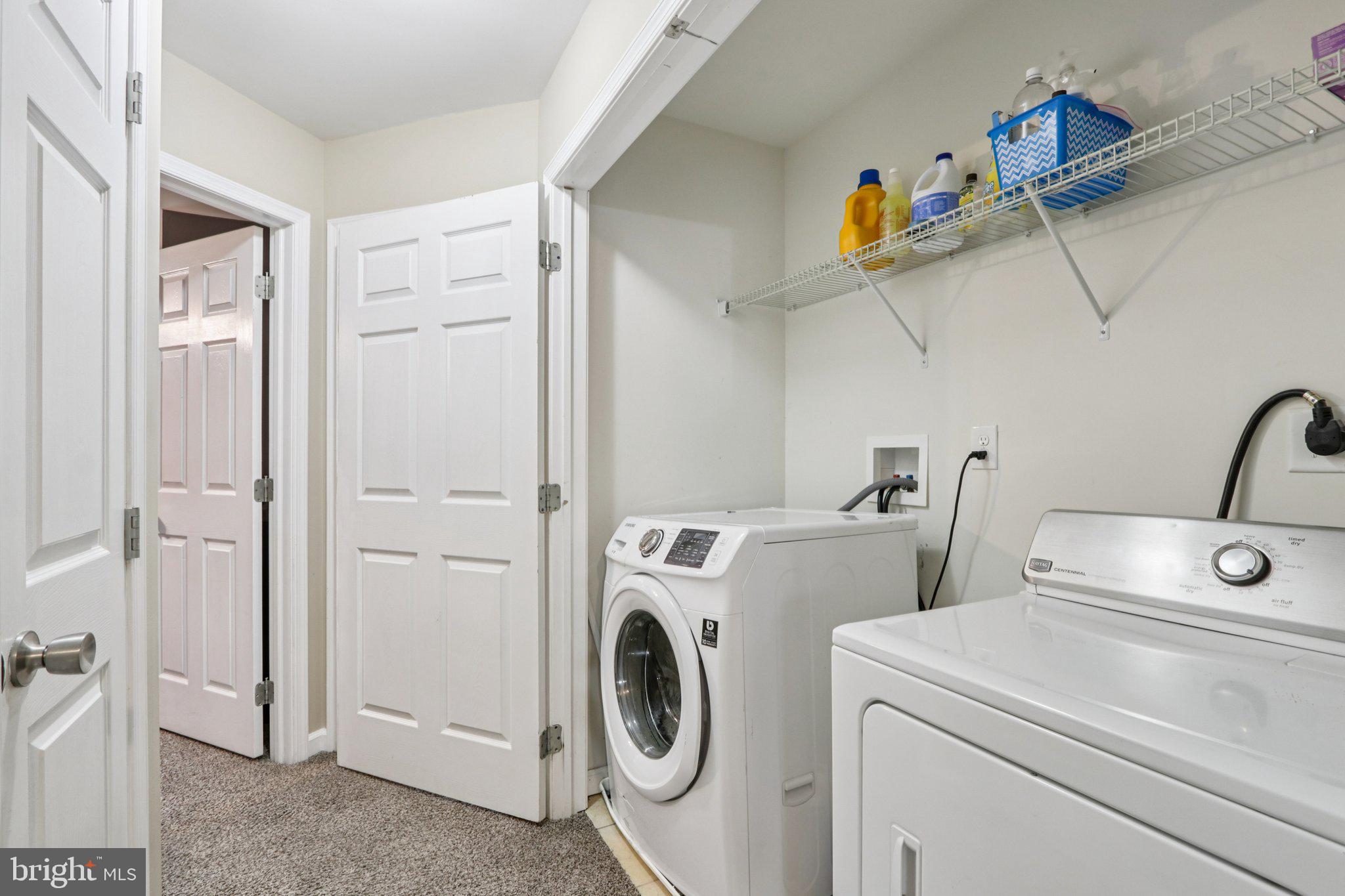 LAUREL FIELD - Residential