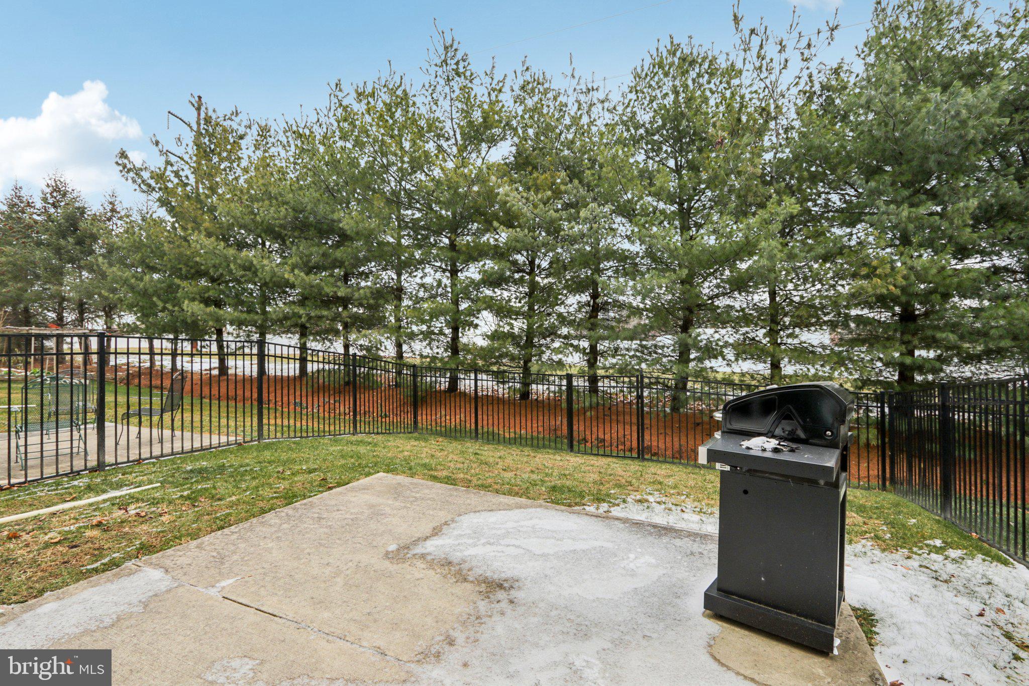 LAUREL FIELD - Residential