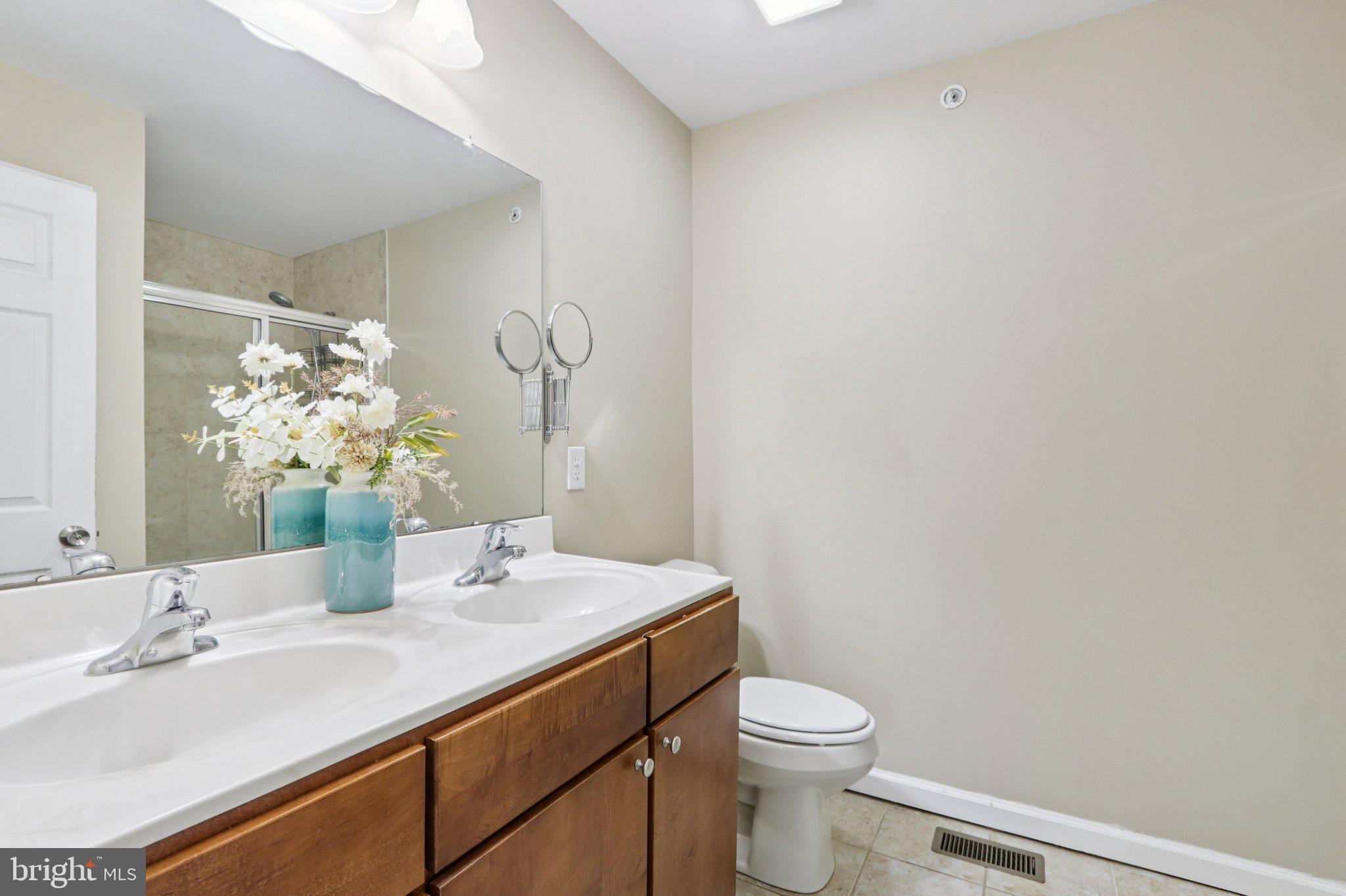 LAUREL FIELD - Residential