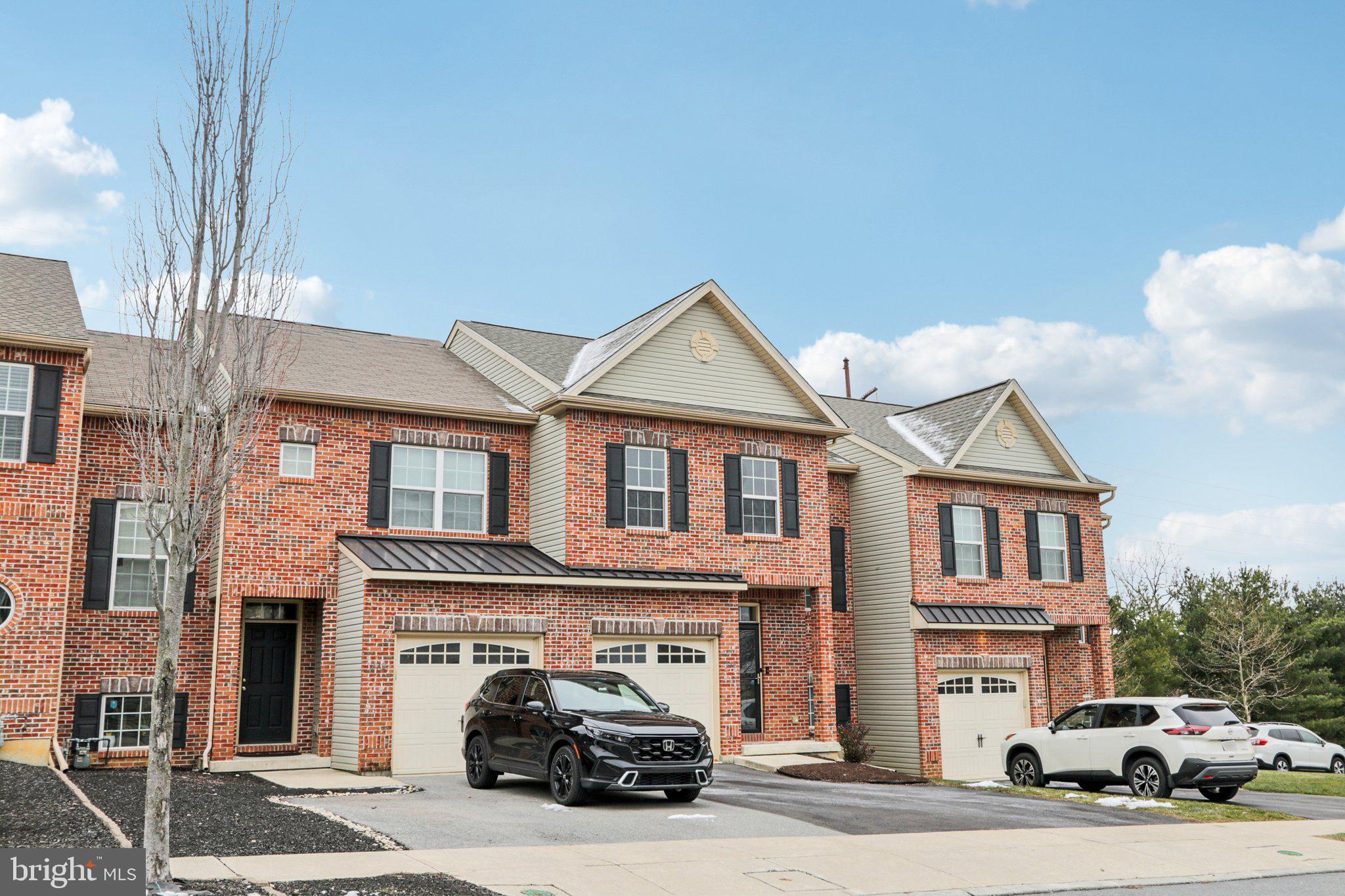 LAUREL FIELD - Residential