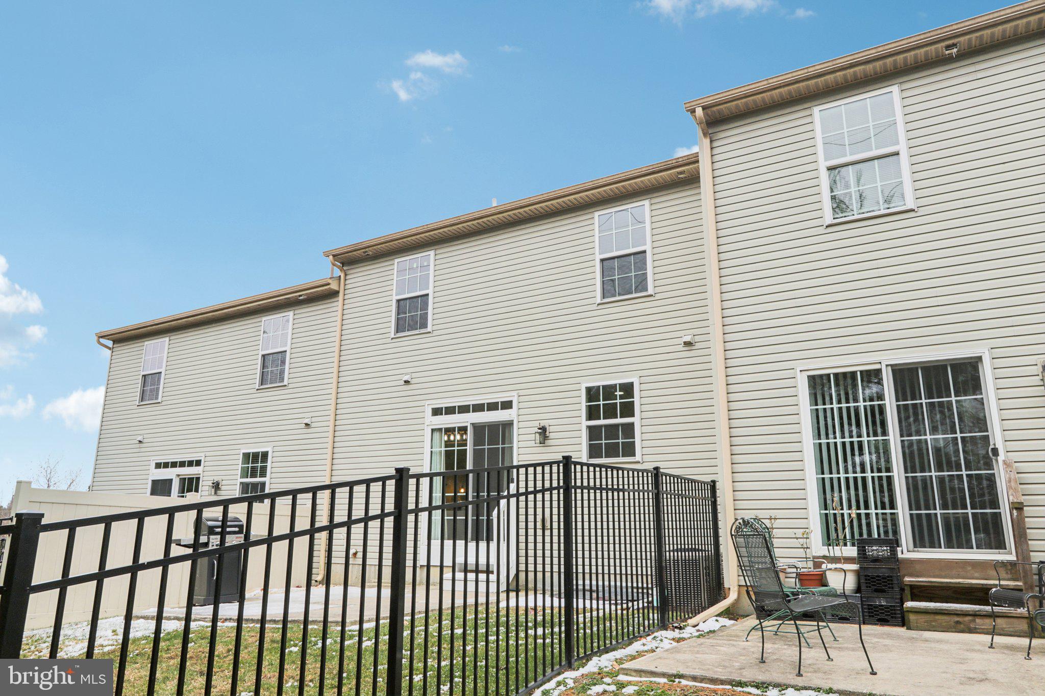 LAUREL FIELD - Residential