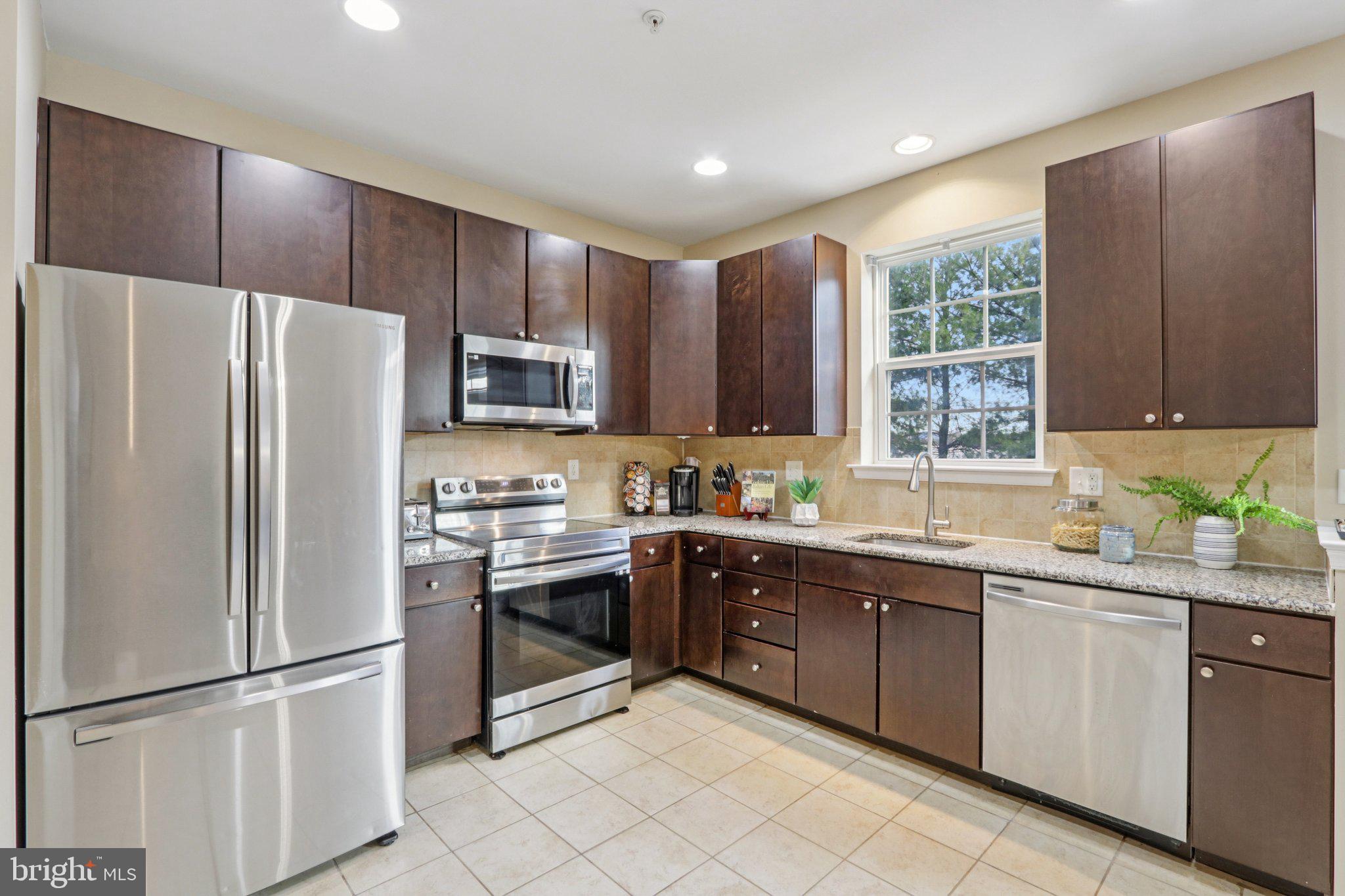 LAUREL FIELD - Residential