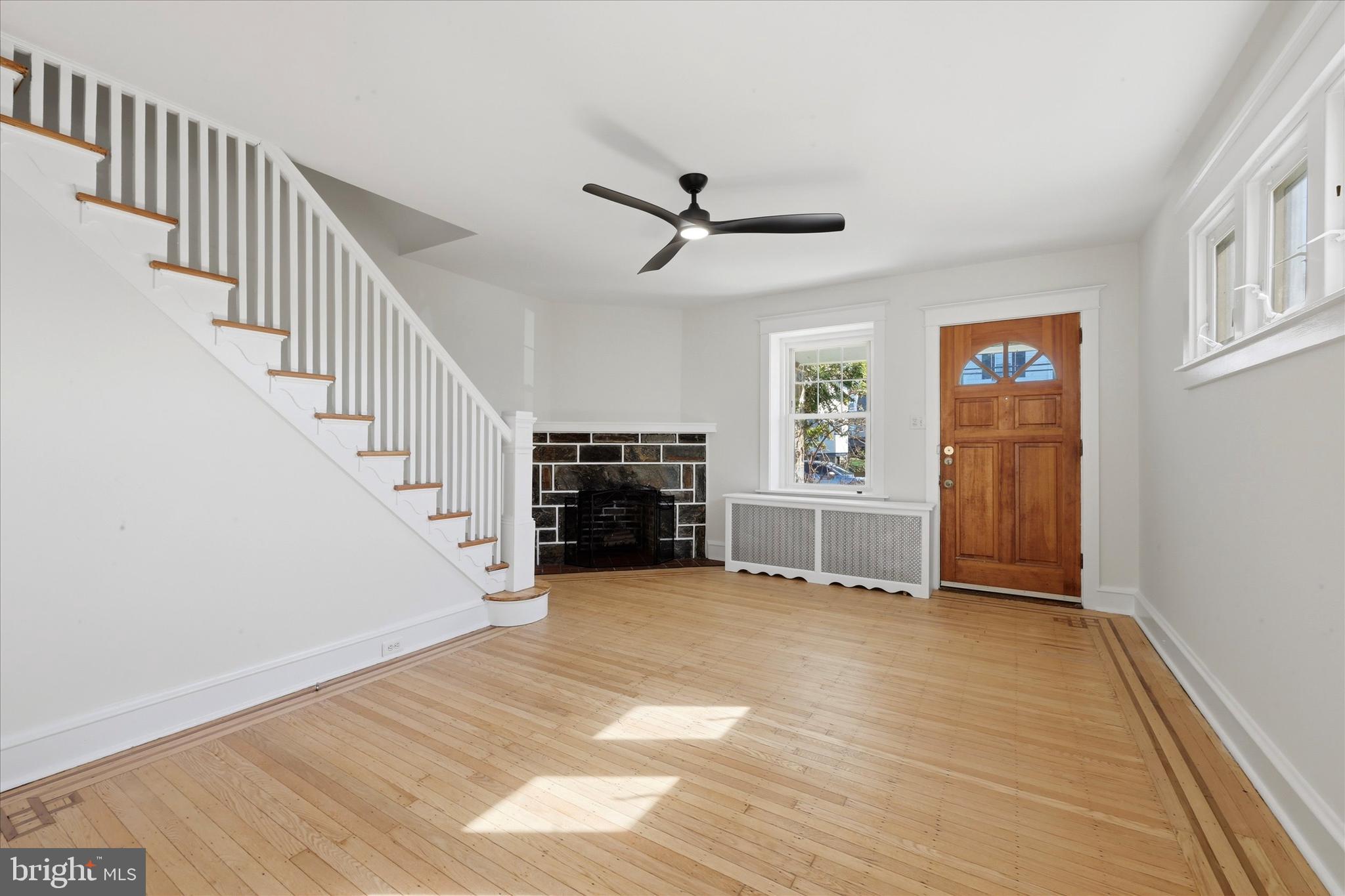 7864 BEVERLY BOULEVARD