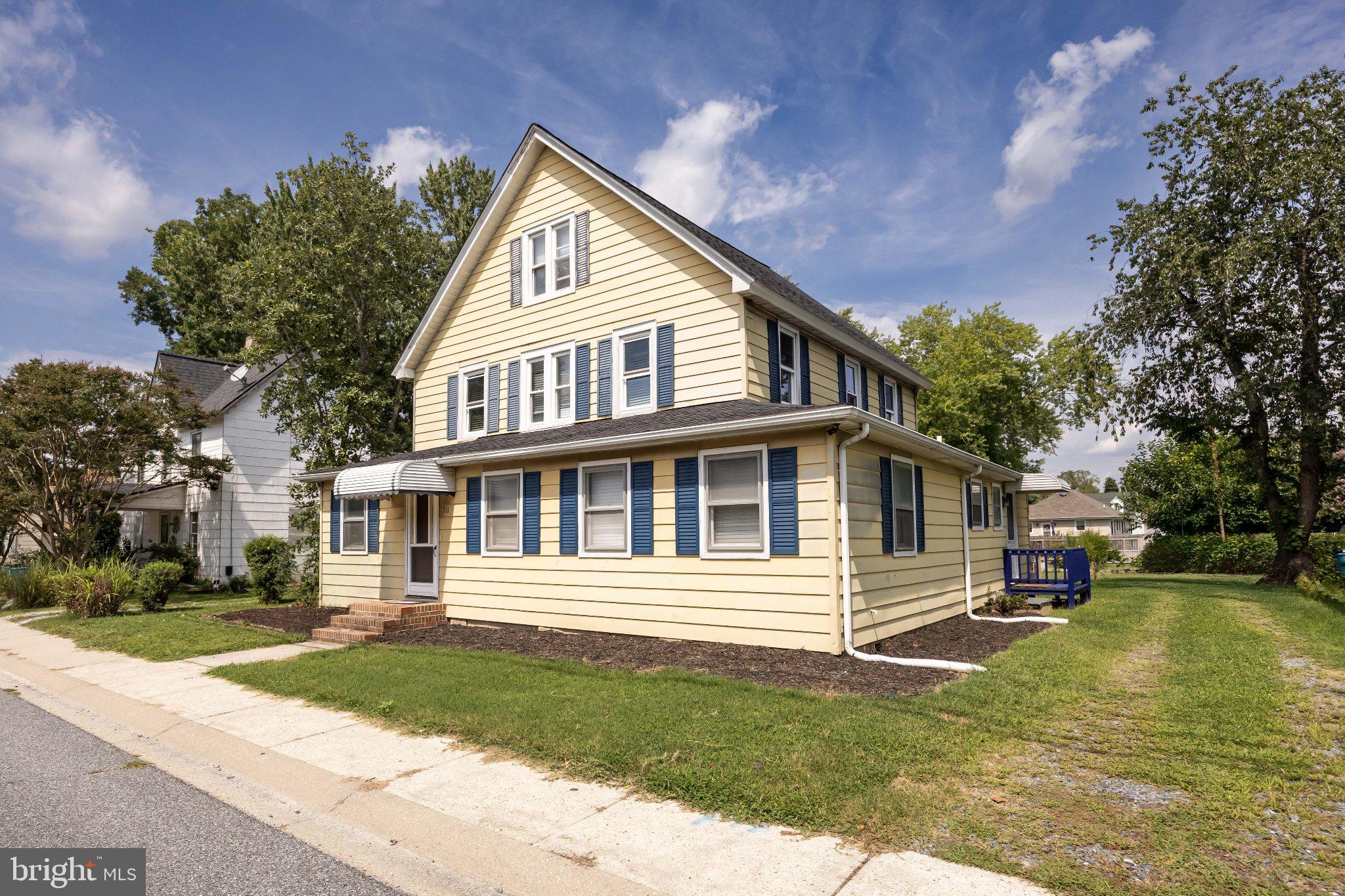111 E LILLIAN STREET