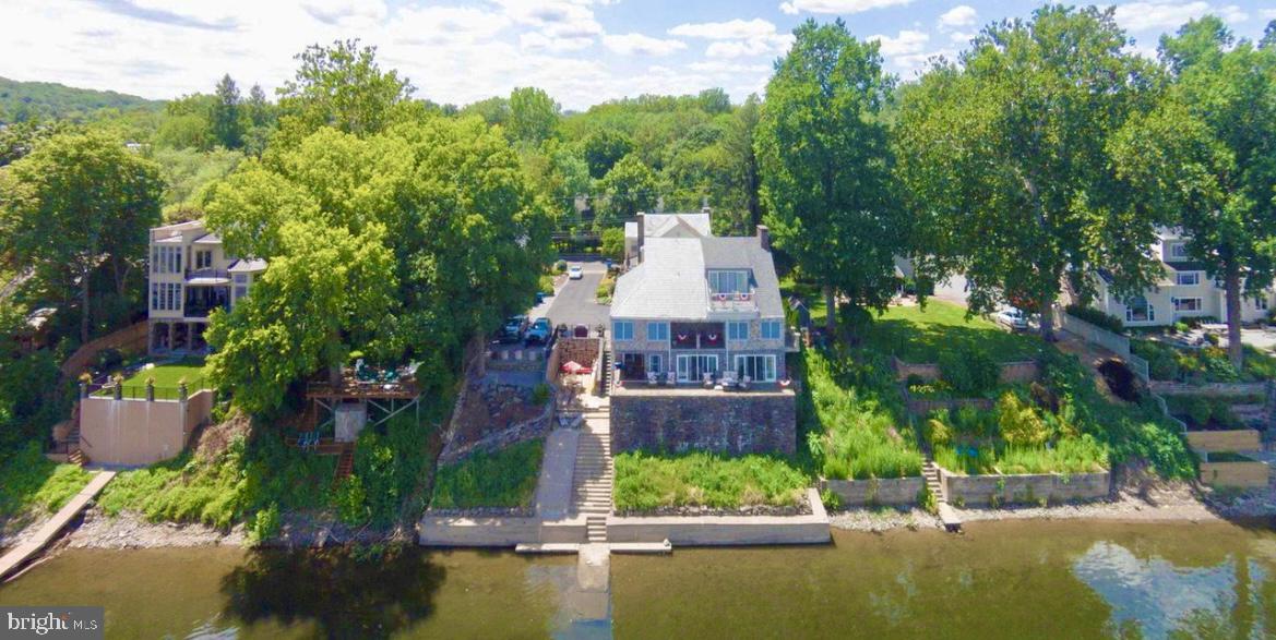 RIVERSTONE - Residential