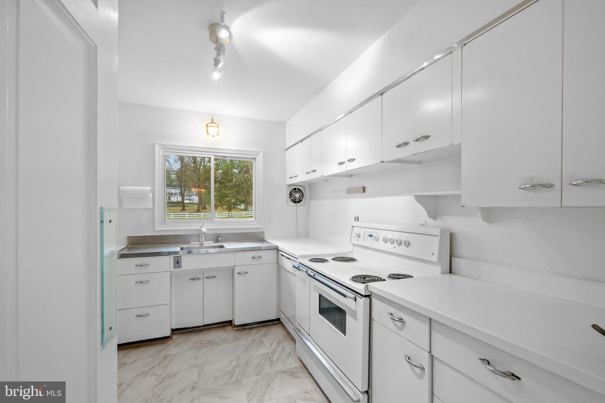 BRADLEY FARMS - Residential Lease