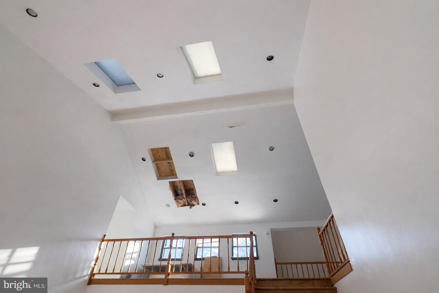 EMERALD LAKE - Residential