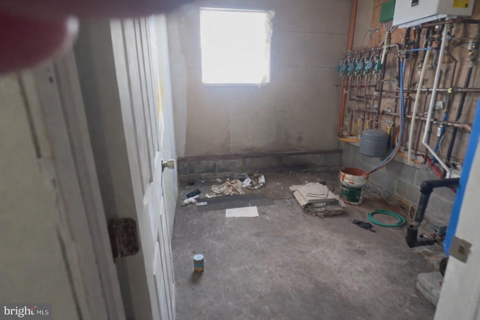 EMERALD LAKE - Residential