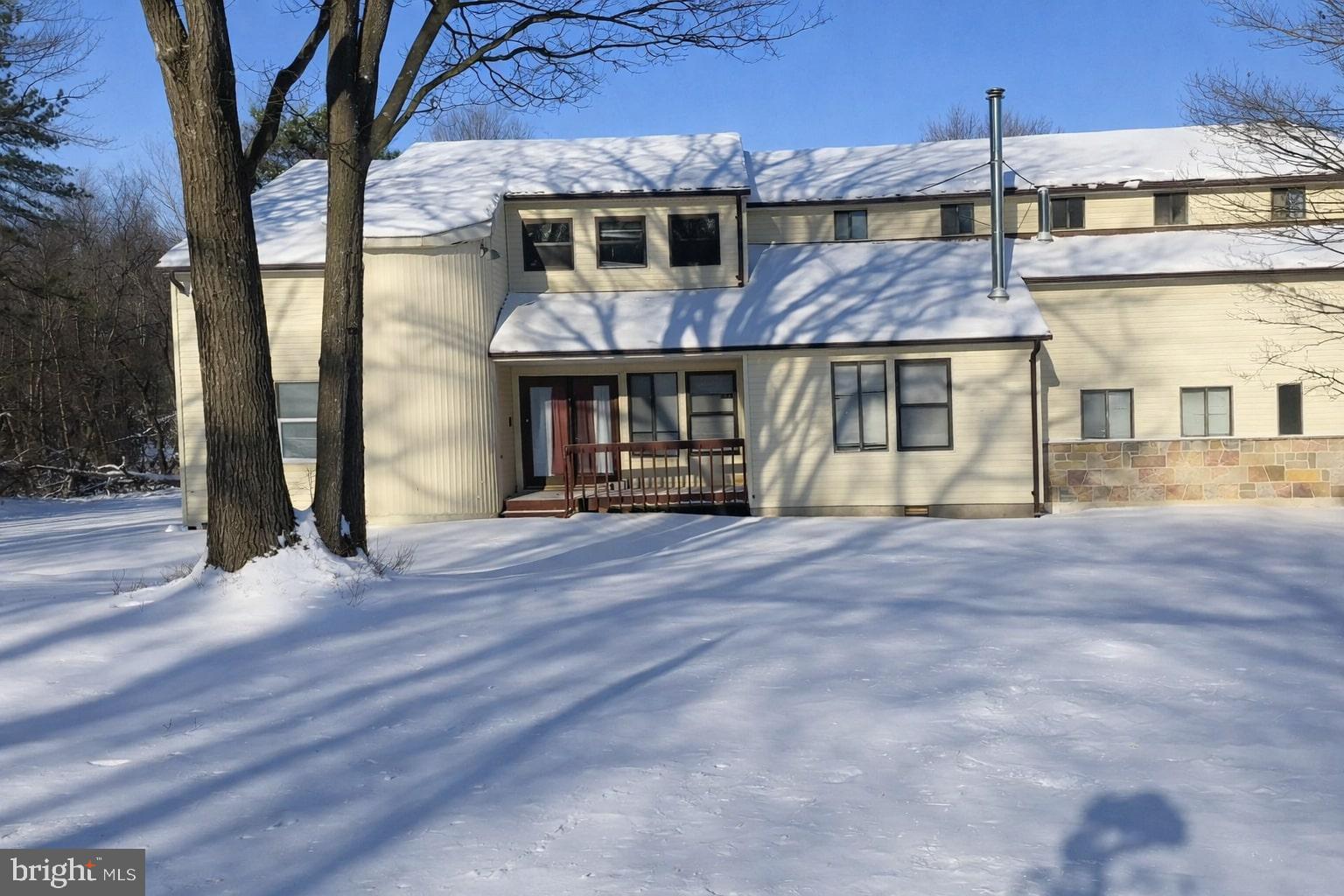 EMERALD LAKE - Residential