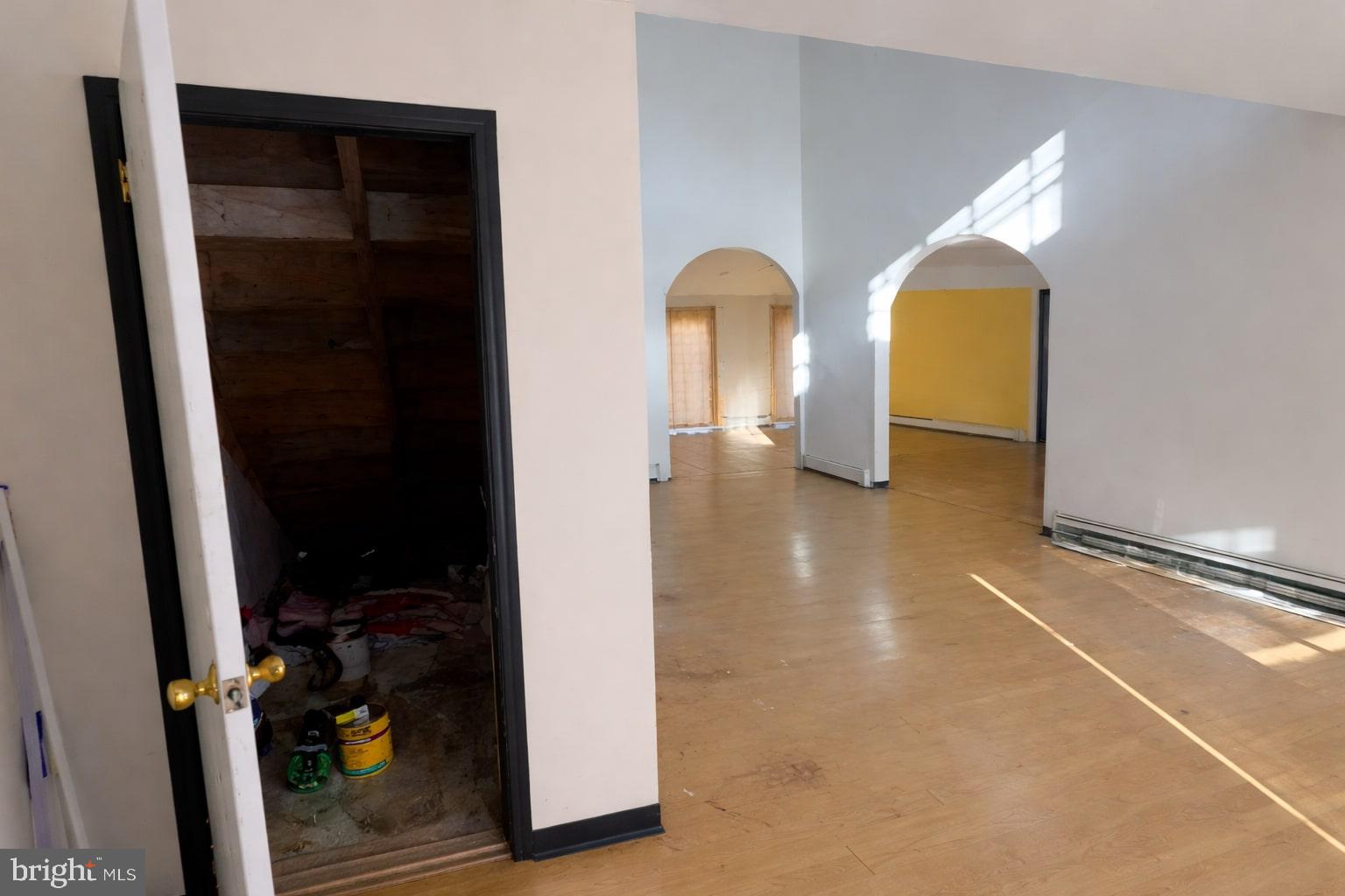 EMERALD LAKE - Residential