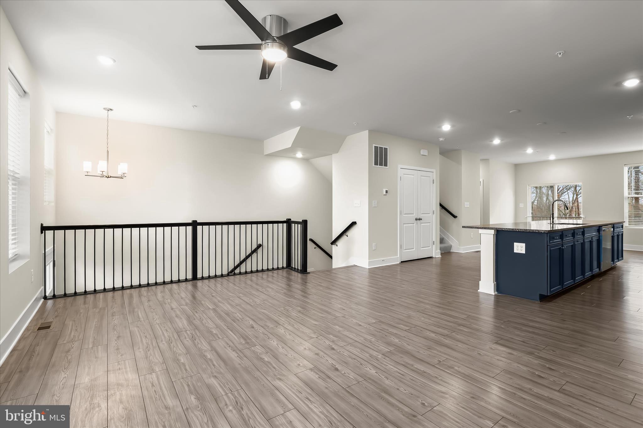 WATER'S LANDING - Residential