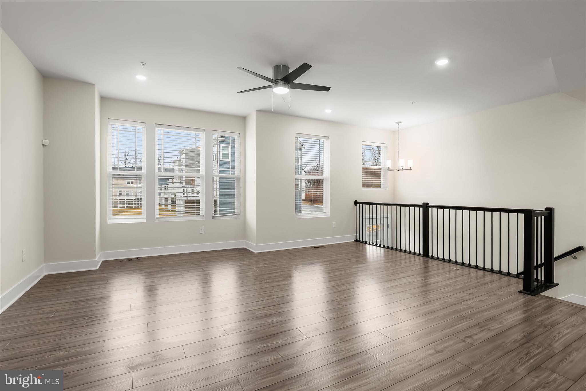 WATER'S LANDING - Residential