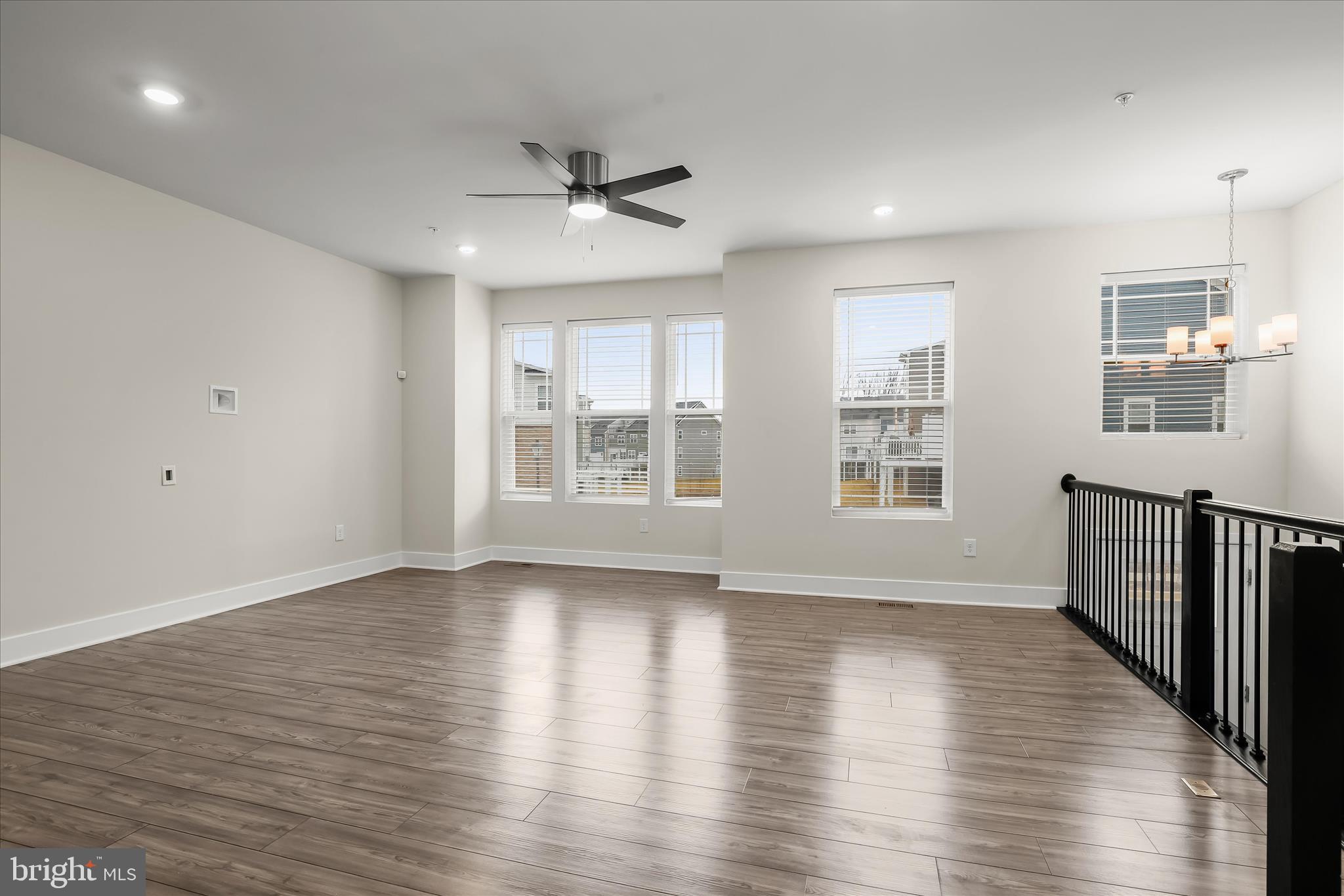 WATER'S LANDING - Residential