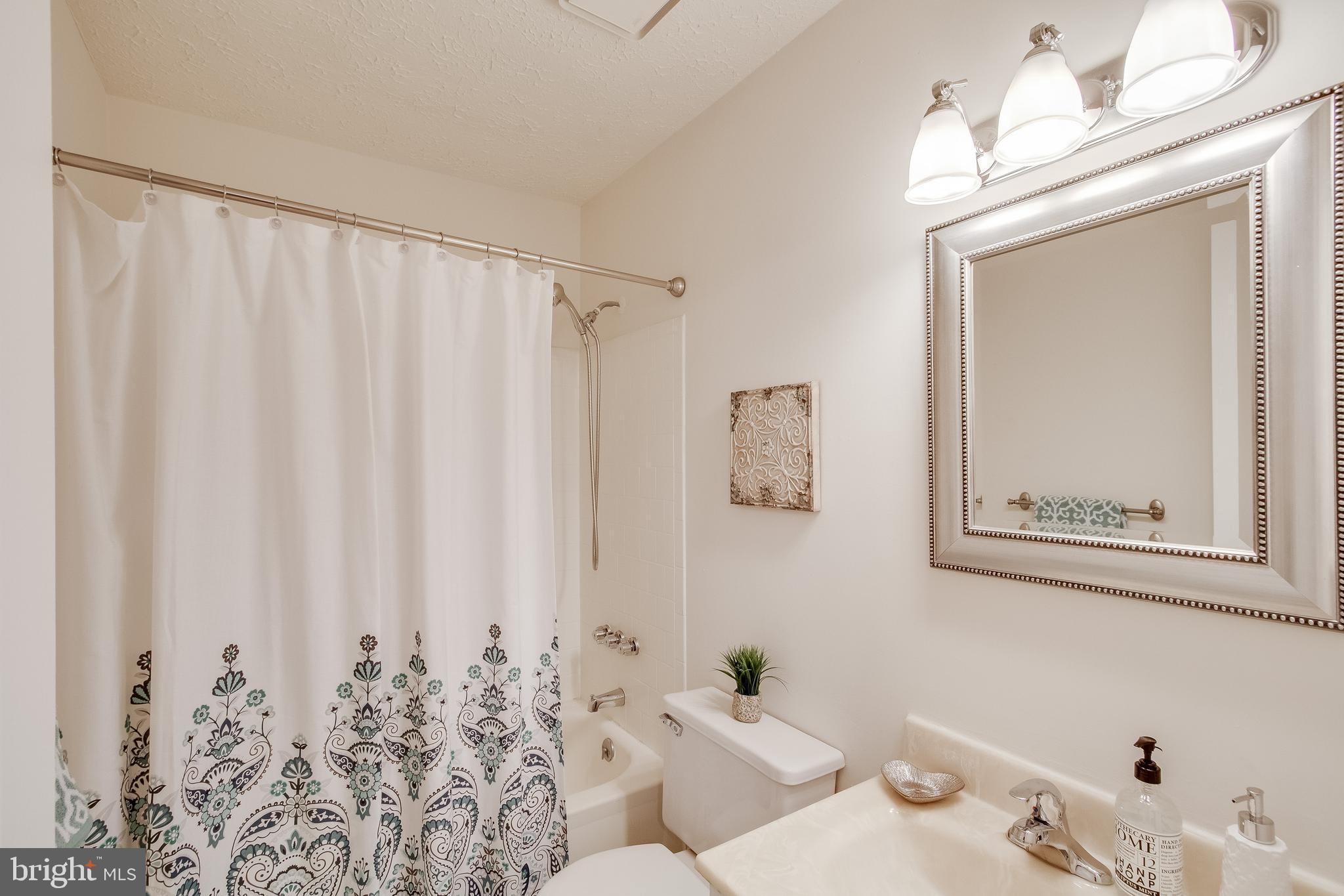 WHITE OAK VILLAGE SUB - Residential