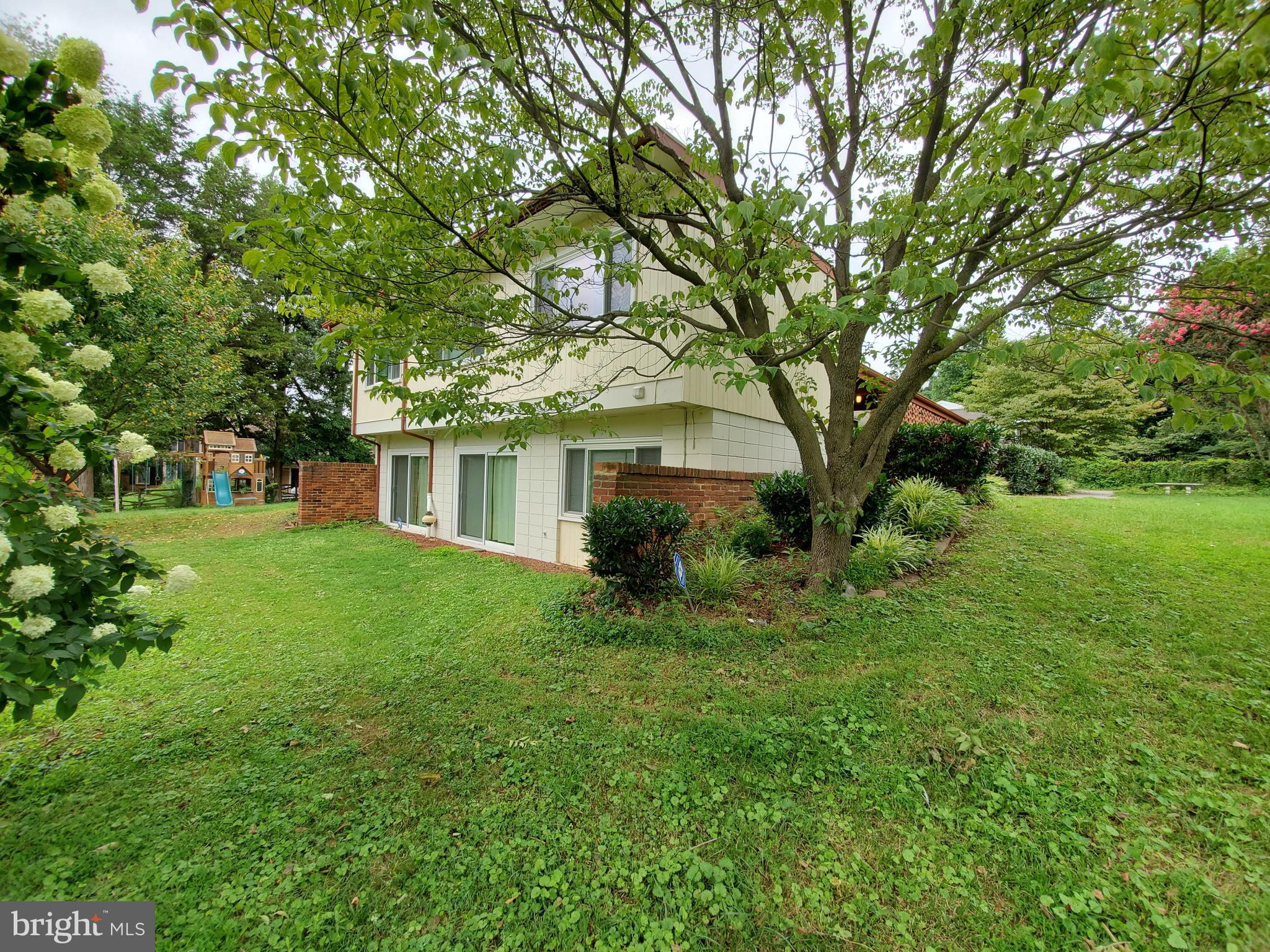 SOUTHAMPTON - Residential Lease