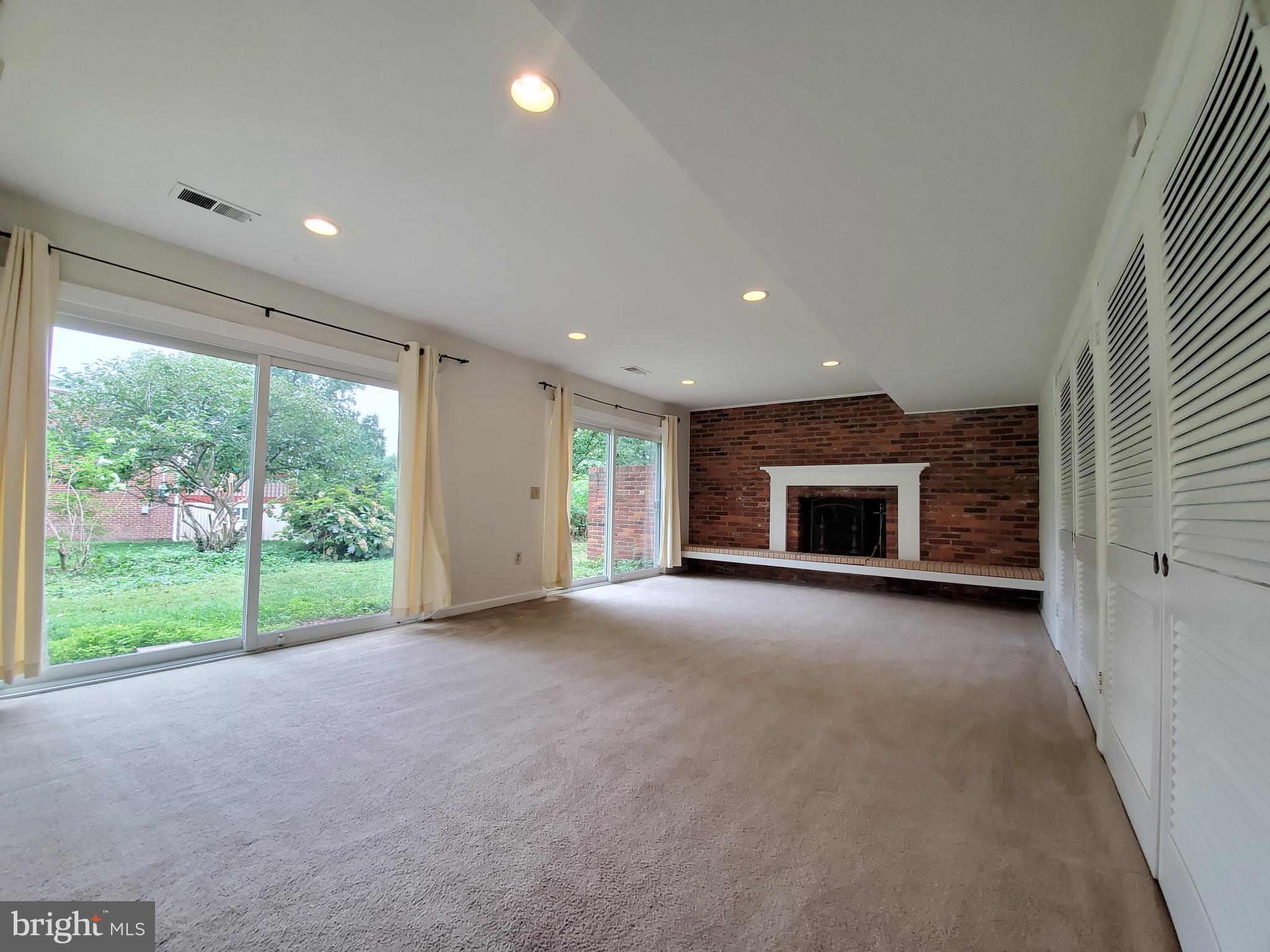 SOUTHAMPTON - Residential Lease