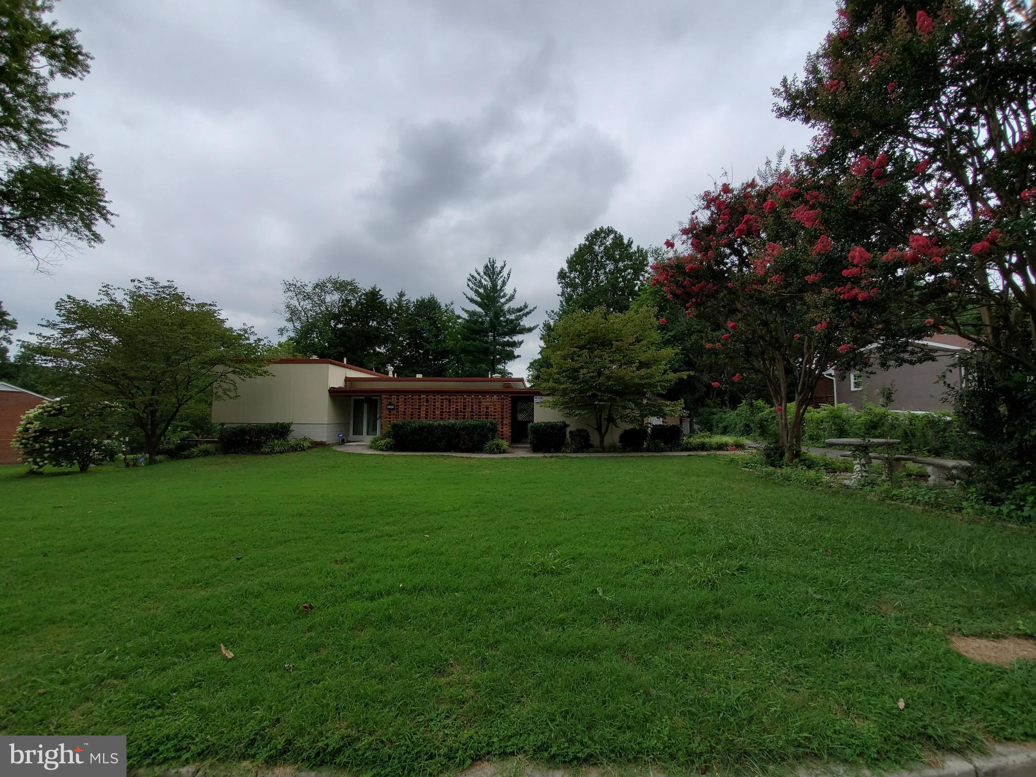 SOUTHAMPTON - Residential Lease