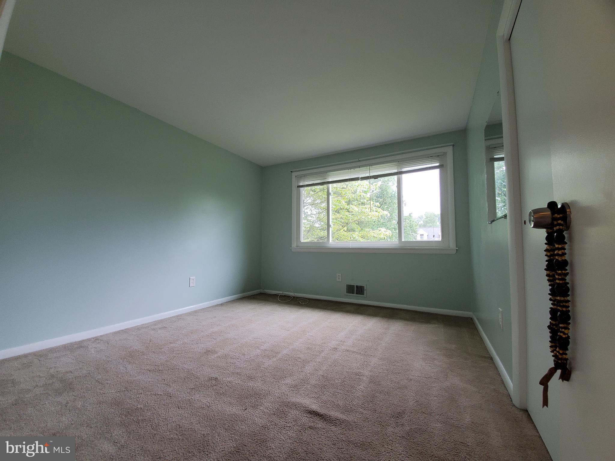 SOUTHAMPTON - Residential Lease