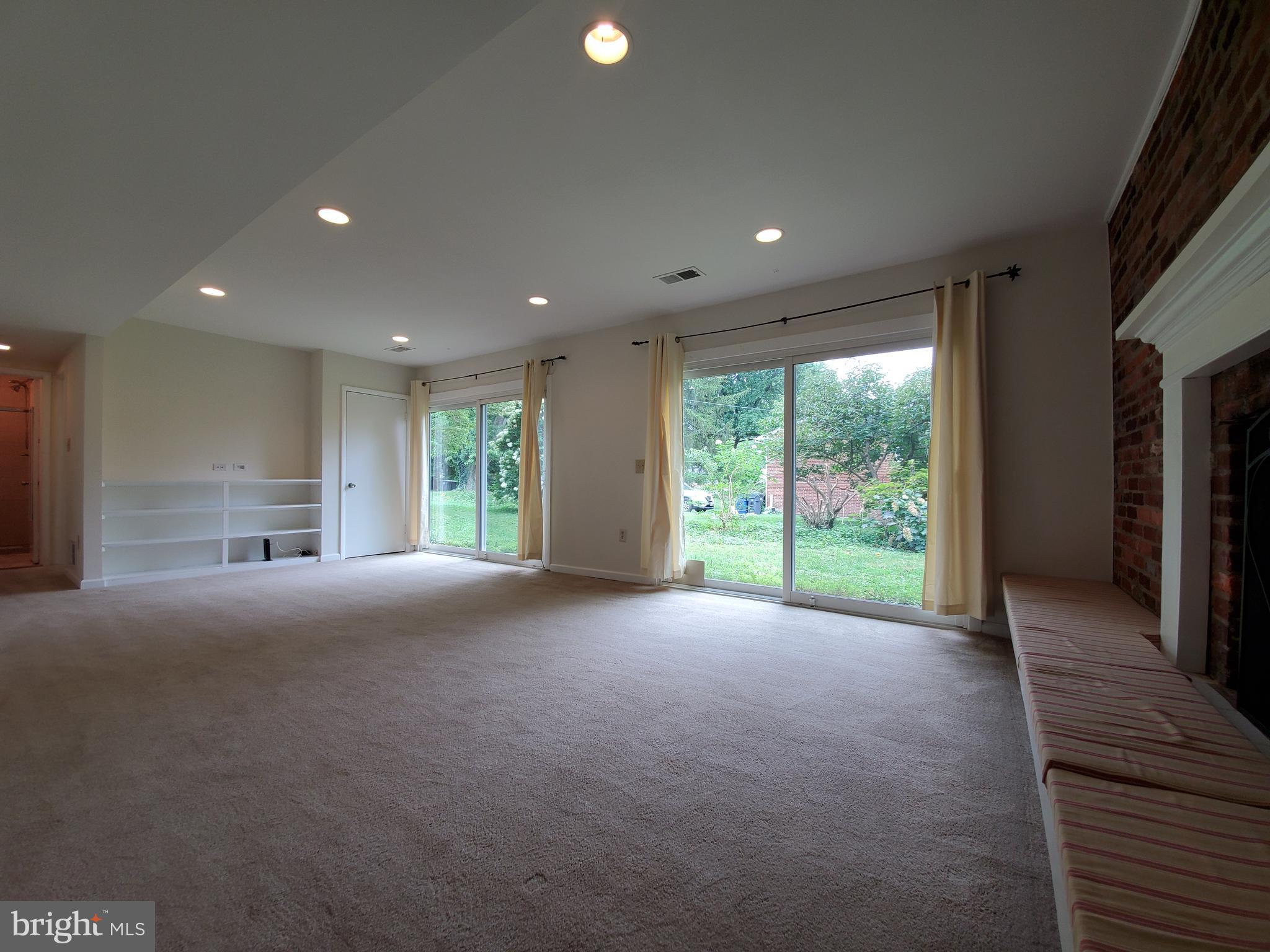 SOUTHAMPTON - Residential Lease