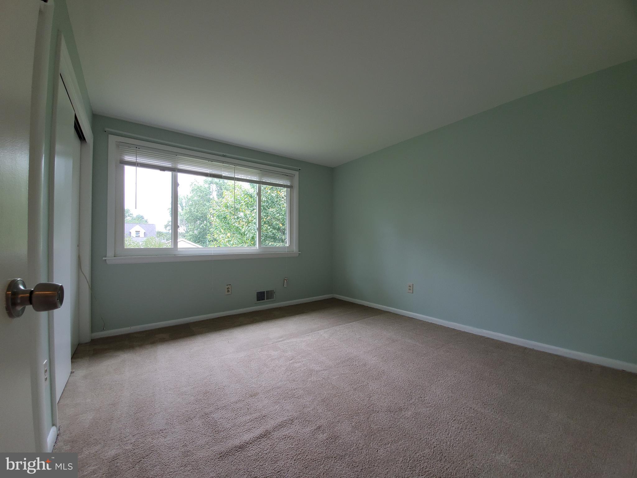 SOUTHAMPTON - Residential Lease