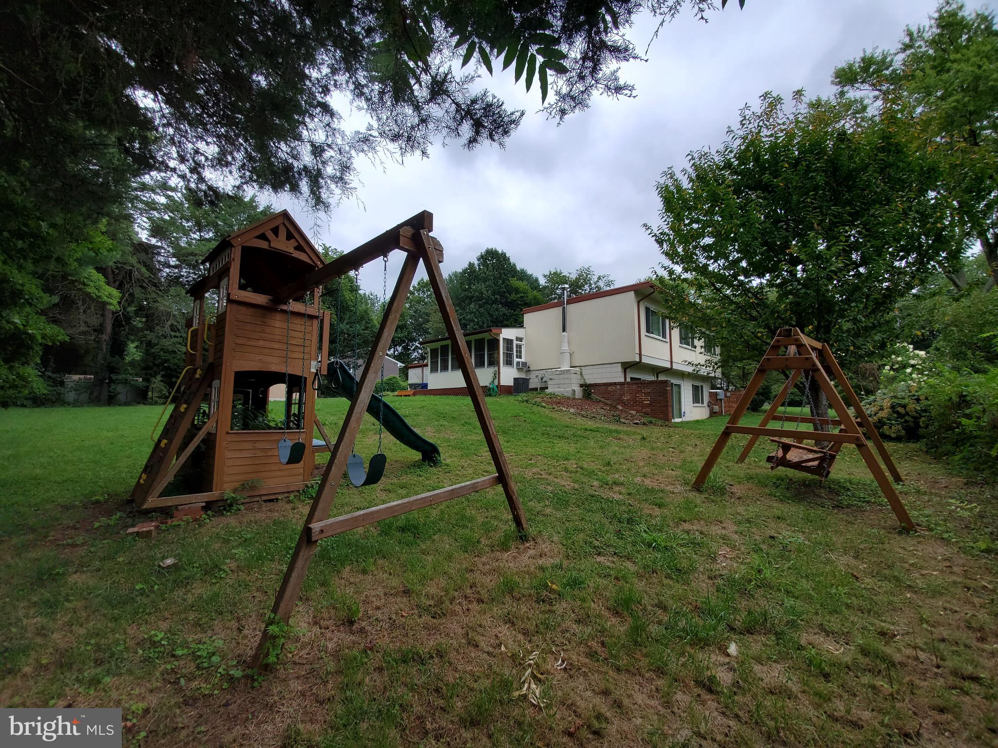 SOUTHAMPTON - Residential Lease