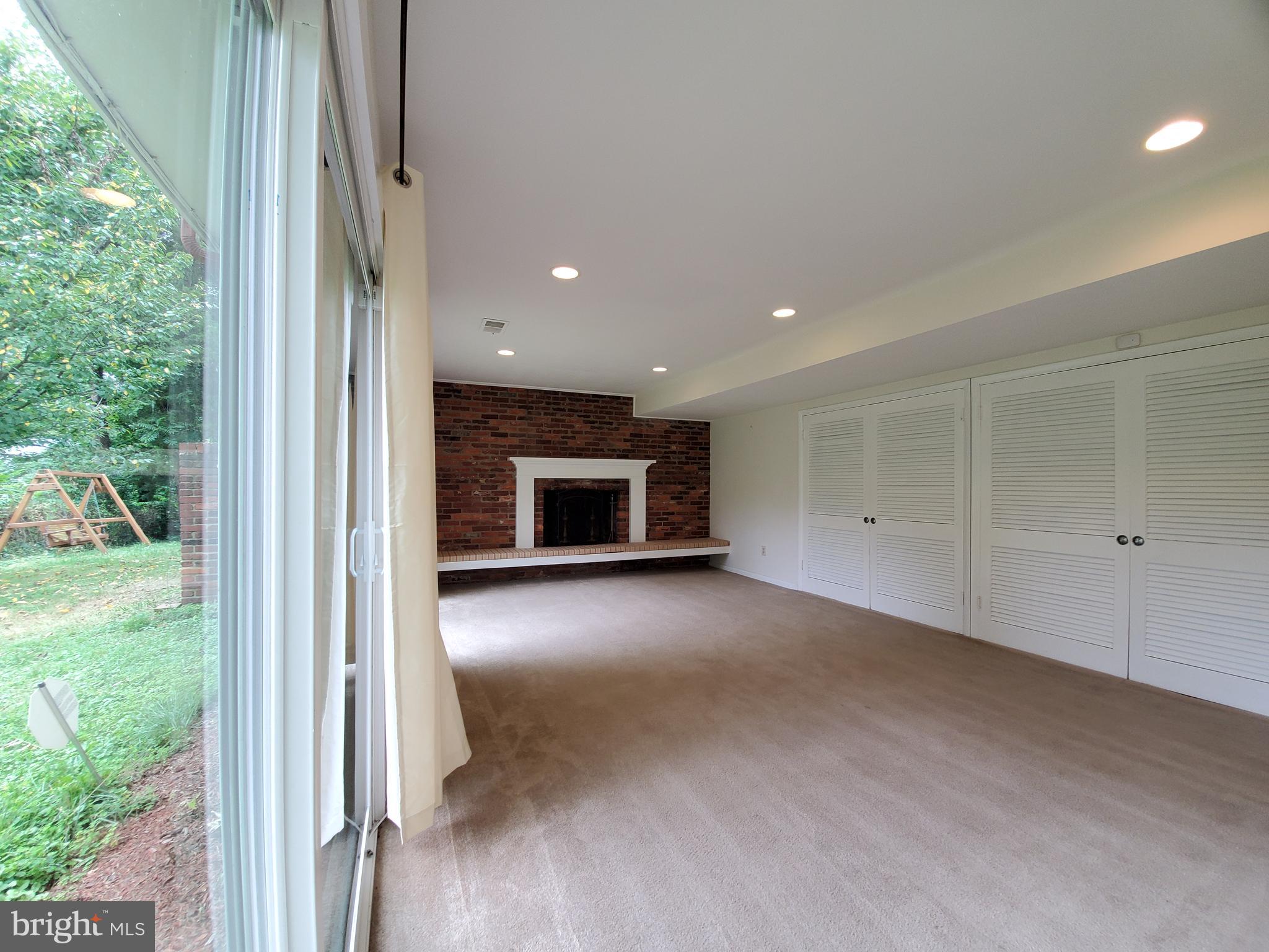 SOUTHAMPTON - Residential Lease