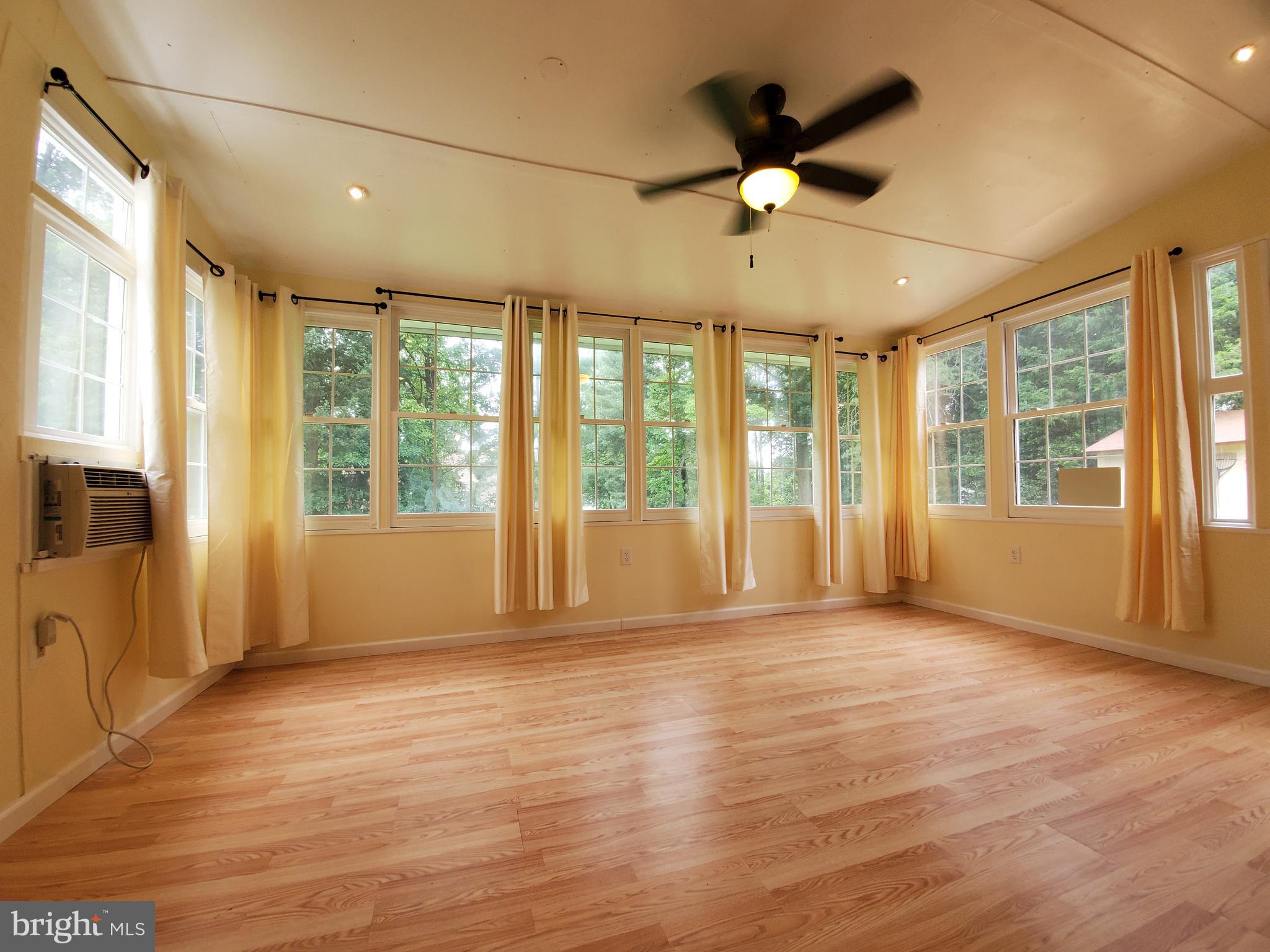 SOUTHAMPTON - Residential Lease