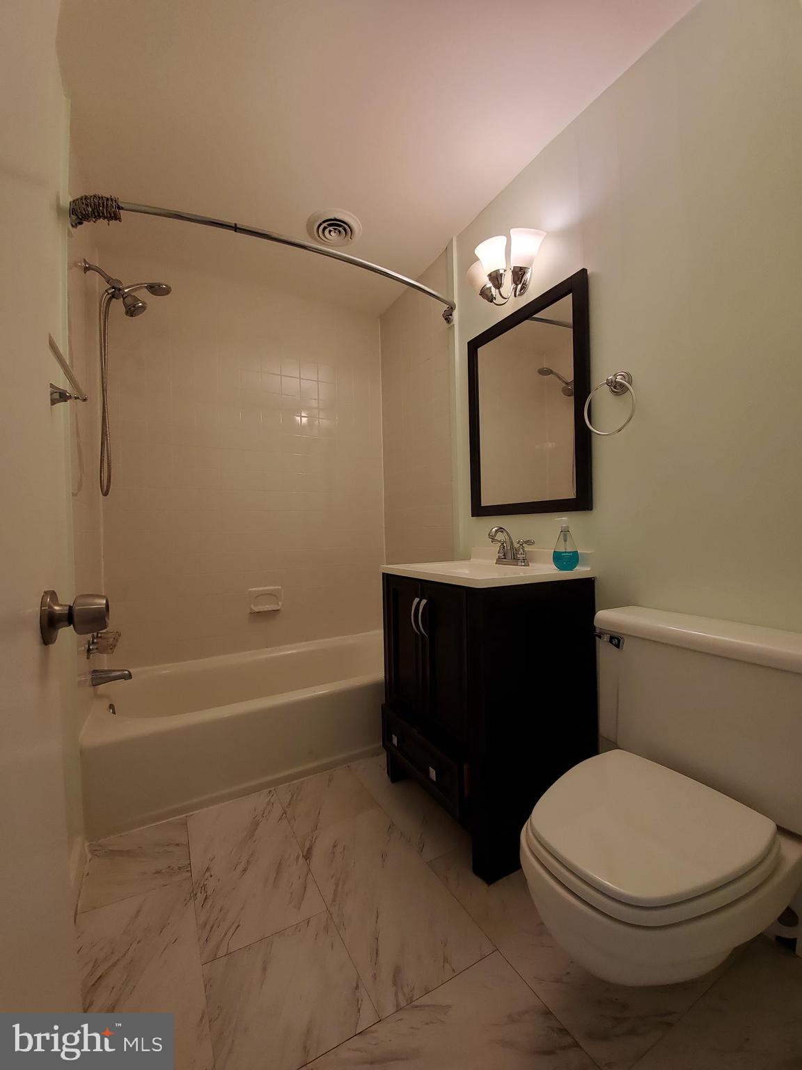 SOUTHAMPTON - Residential Lease