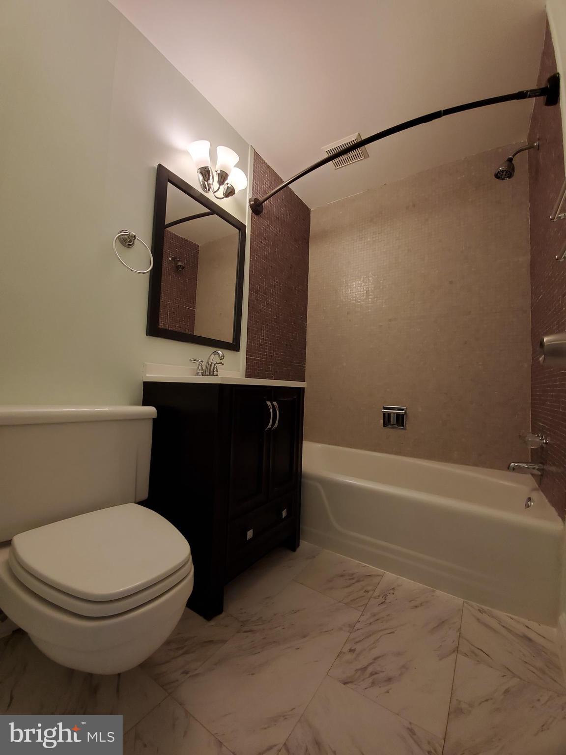 SOUTHAMPTON - Residential Lease