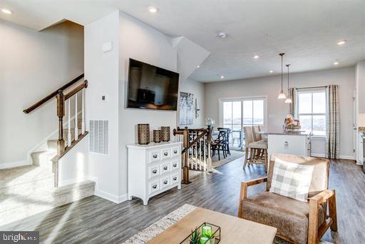 LAKE LINGANORE - Residential