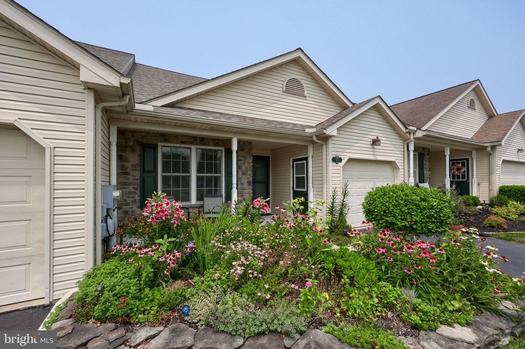 Photo of 423 Thrush Drive, MANHEIM, PA 17545 (MLS # PALA2092196)