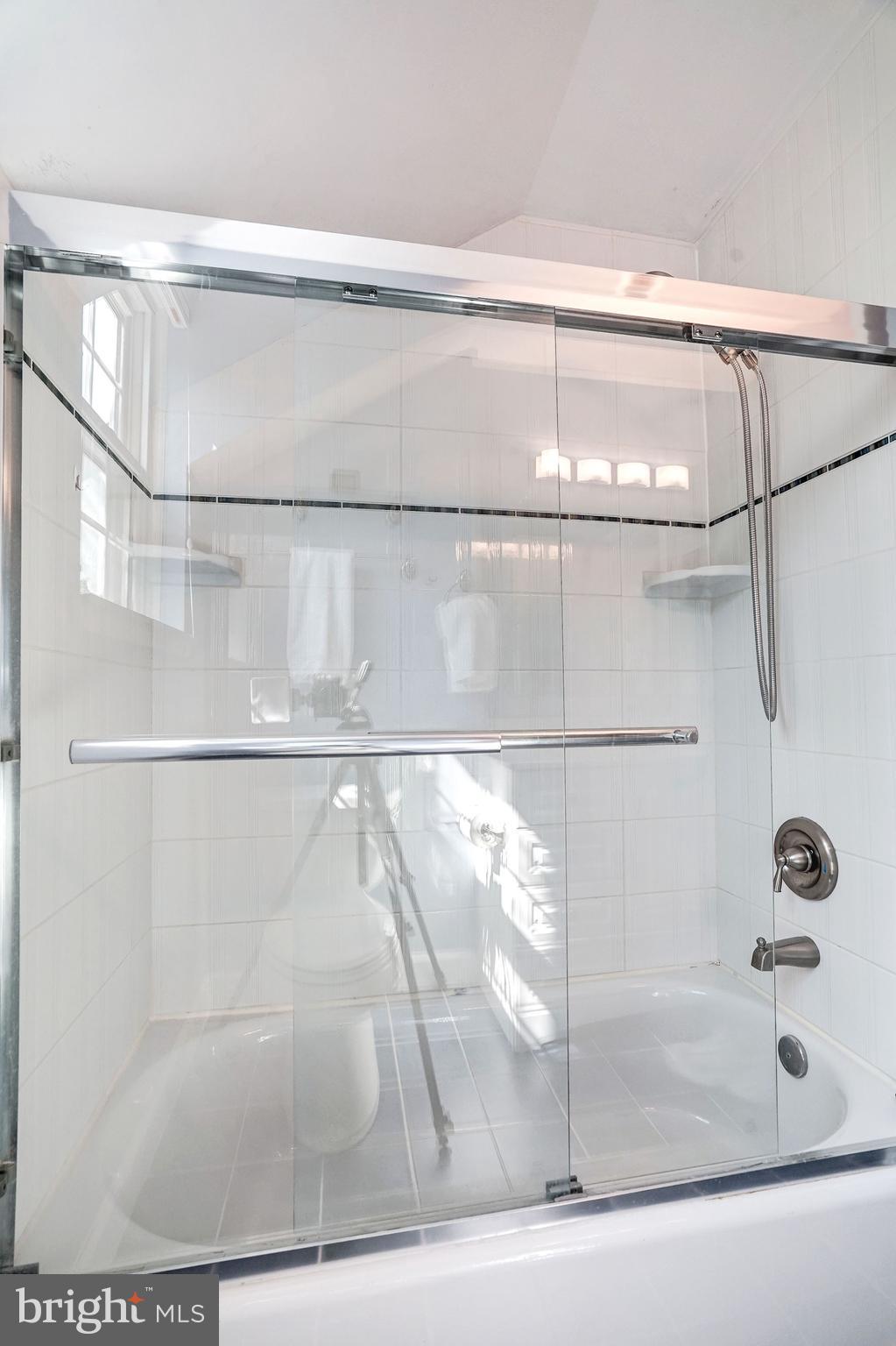 FAIRLINGTON MEADOWS - Residential Lease