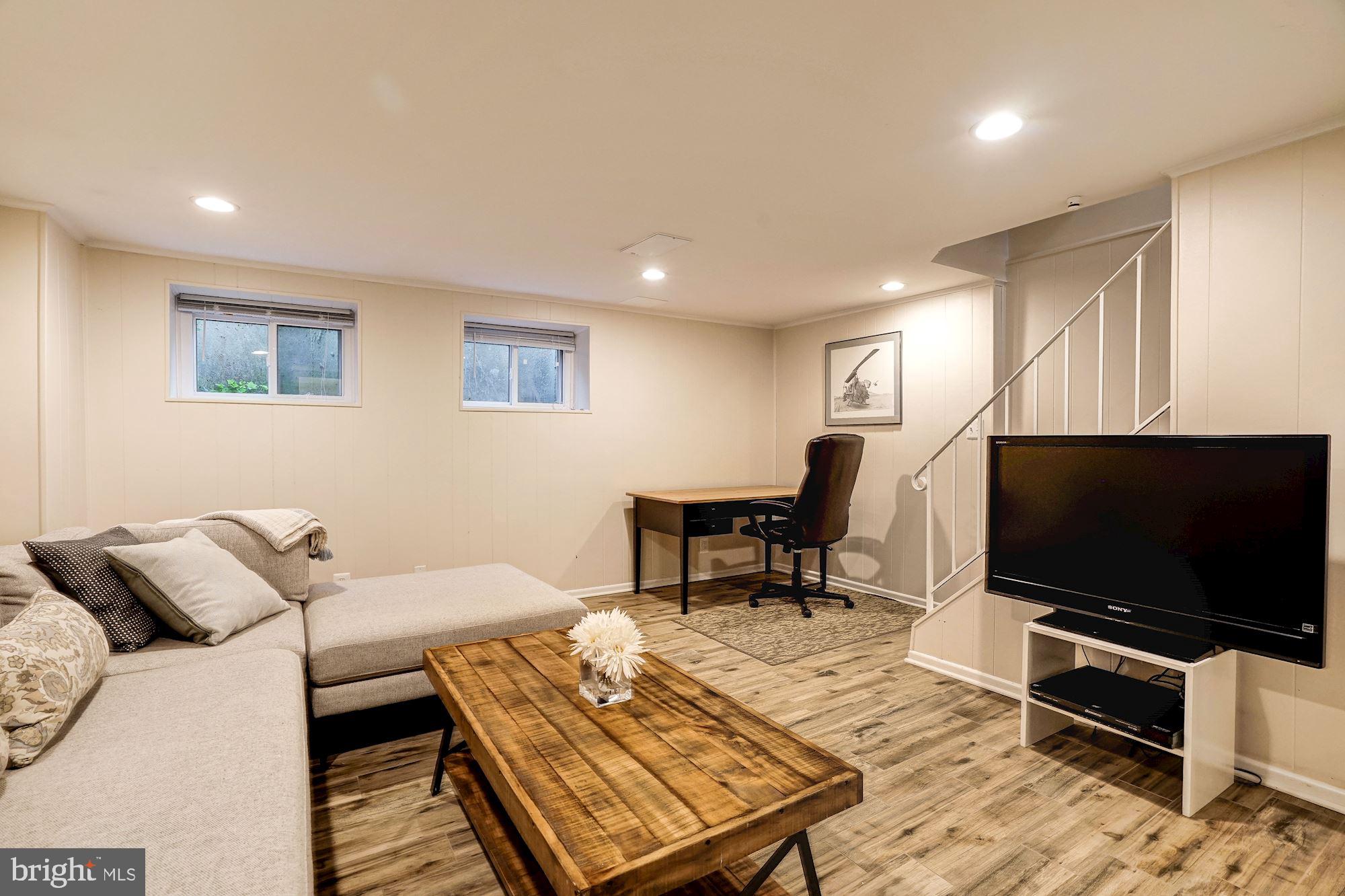 FAIRLINGTON MEADOWS - Residential Lease