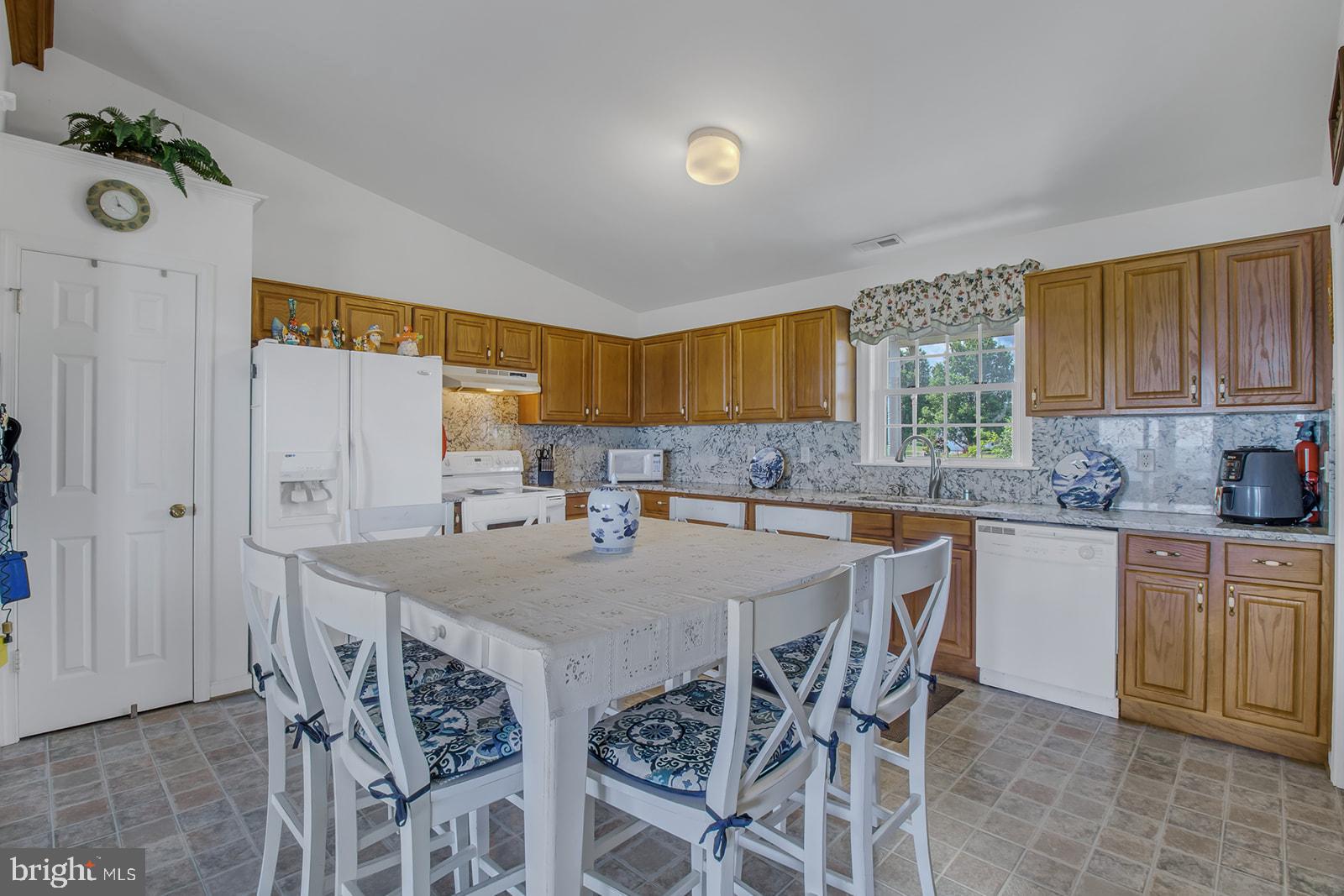 POTOMAC BAY ESTATES - Residential