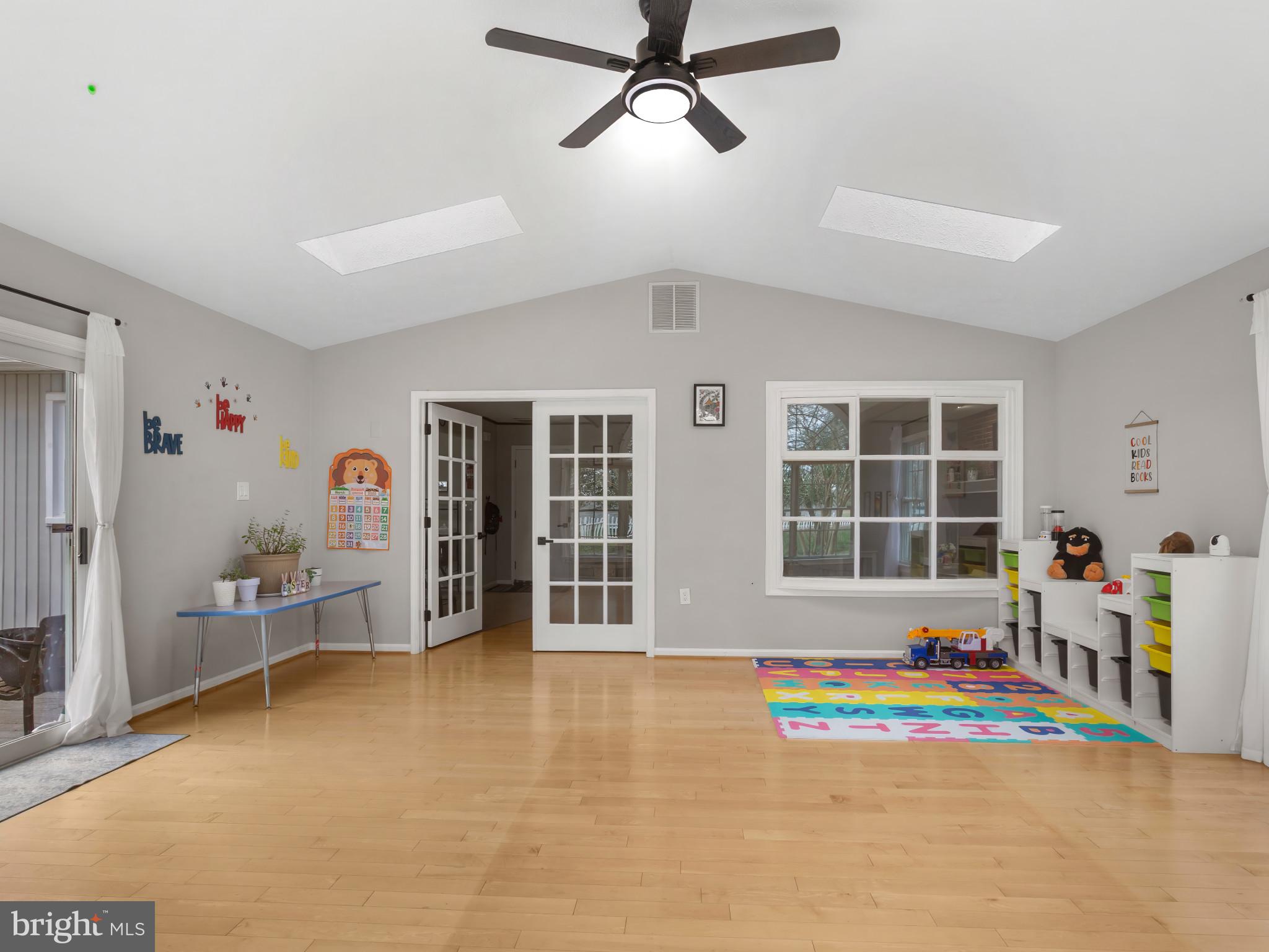 CLEVELAND PARK ESTATES - Residential