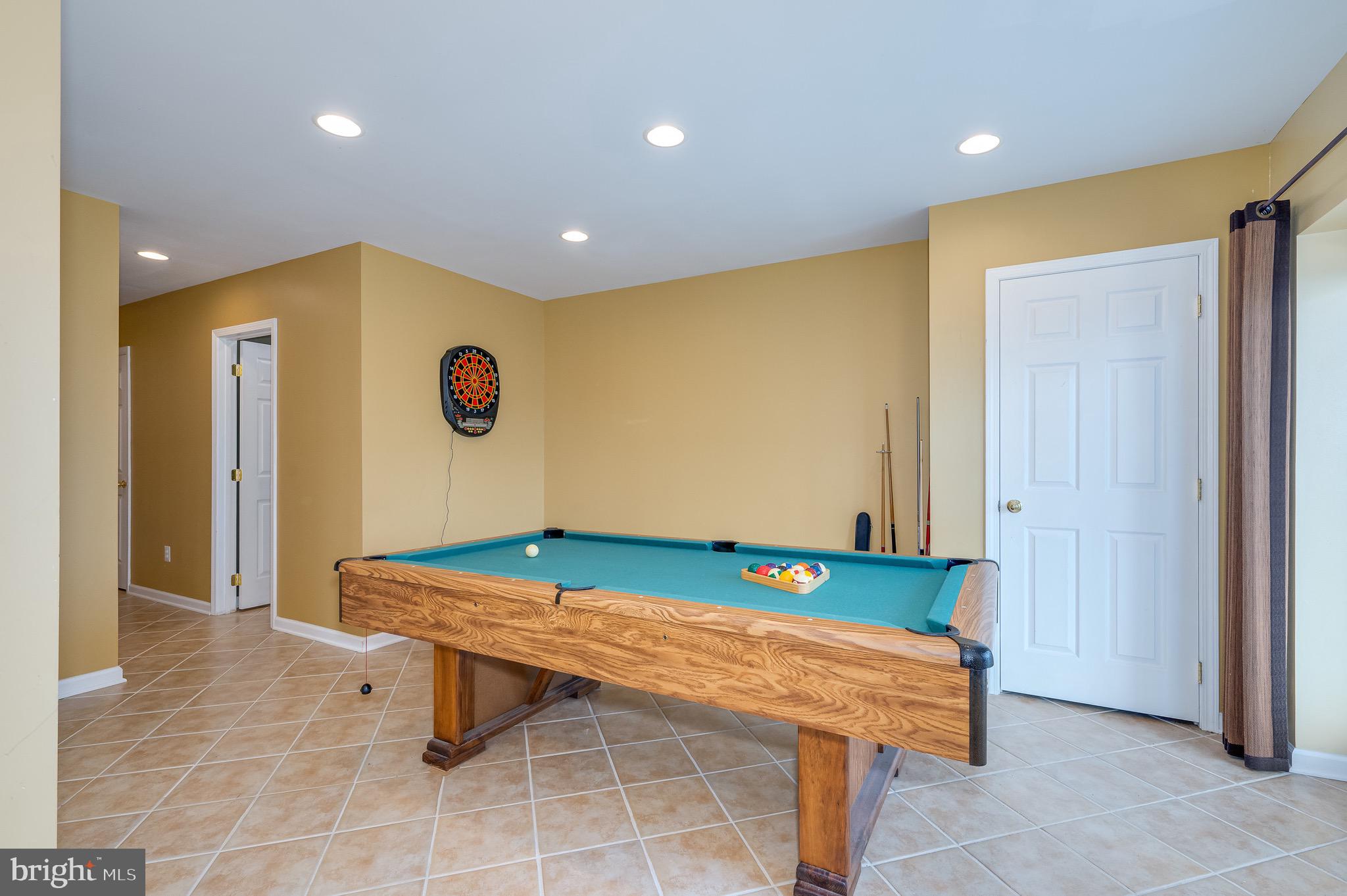 TOP OF THE MOUNTAIN - Residential